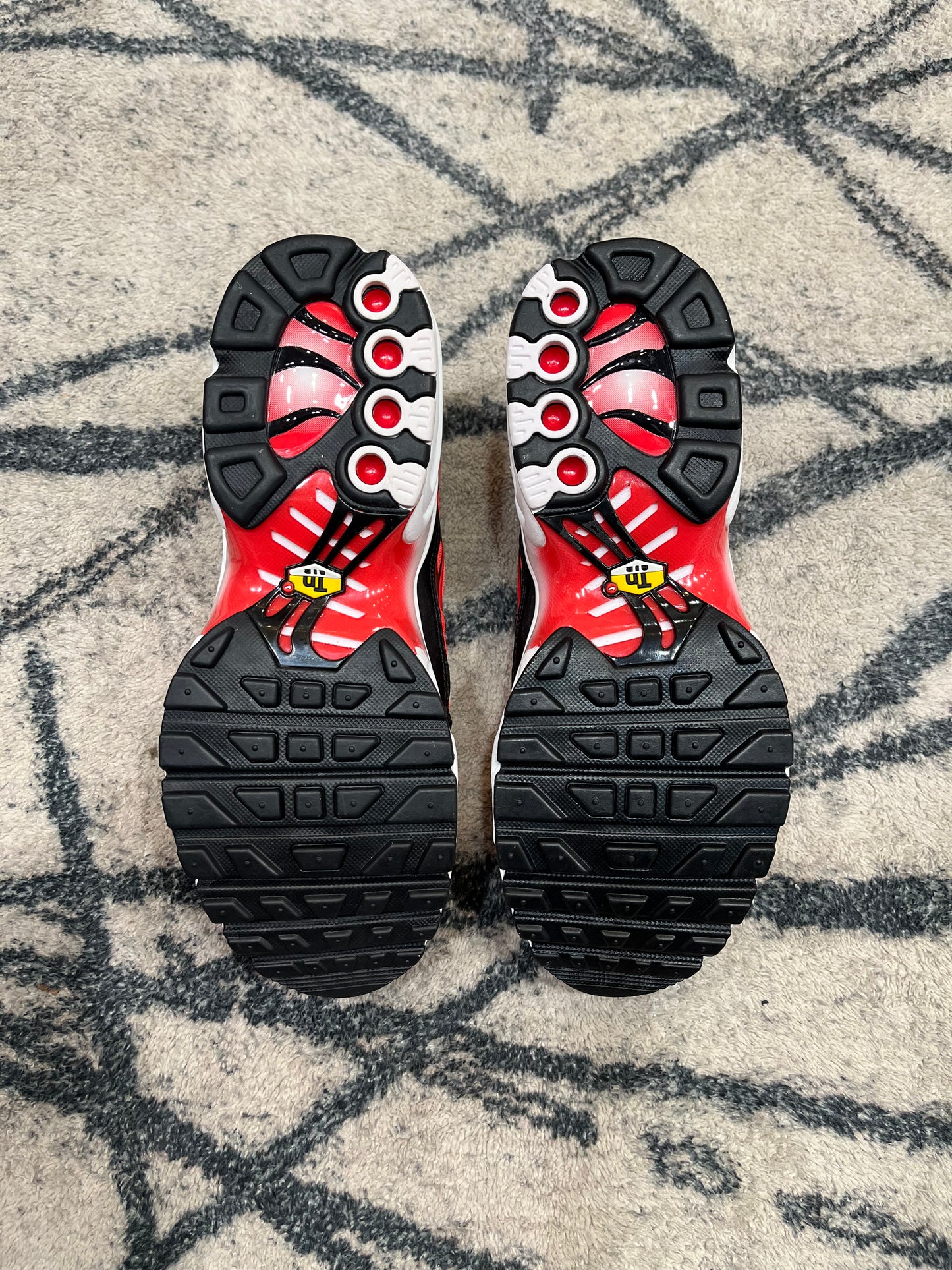 Nike Air Max Plus Crimson