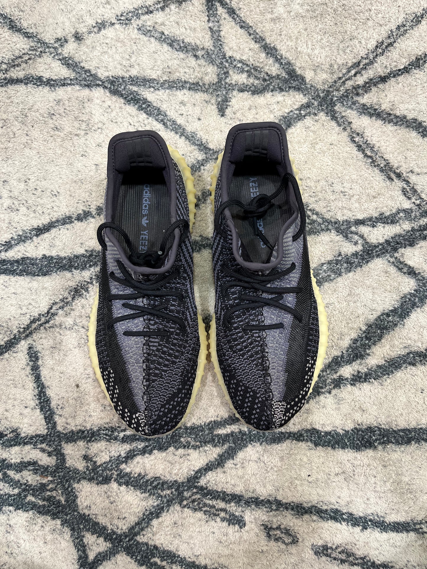 Yeezy 350 V2 Carbon