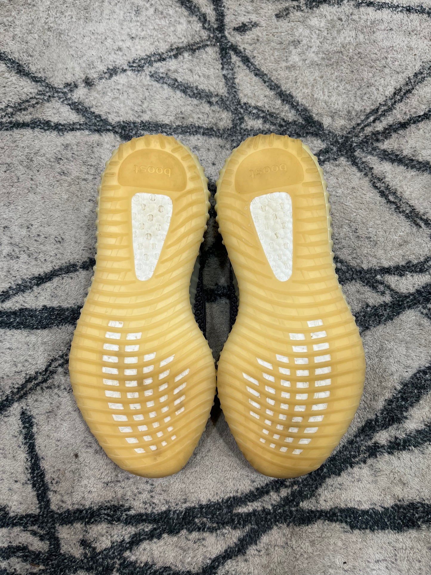 Yeezy 350 V2 Carbon