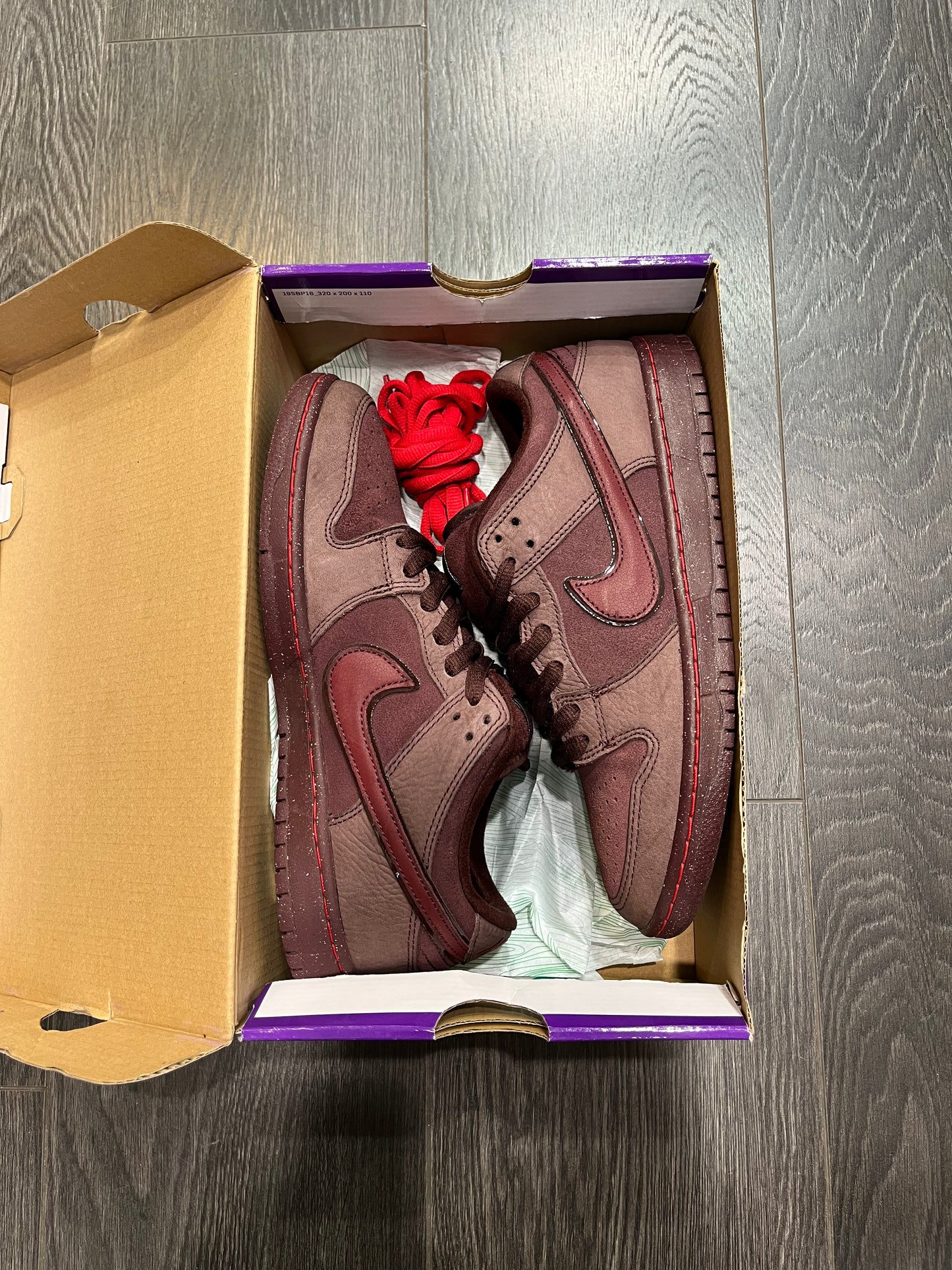 Nike Dunk SB City Of Love Burgundy