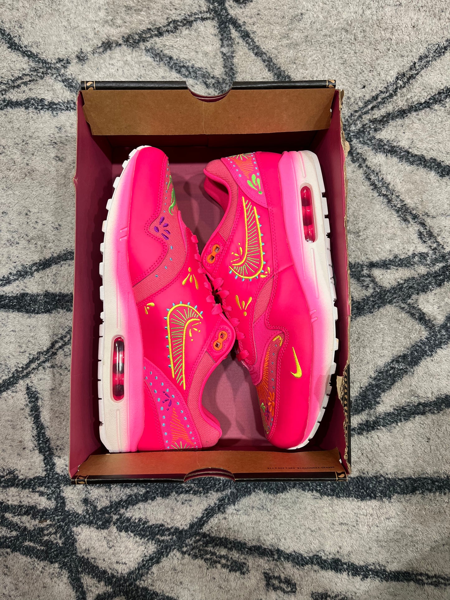 Nike Air Max 1 Hyperpink