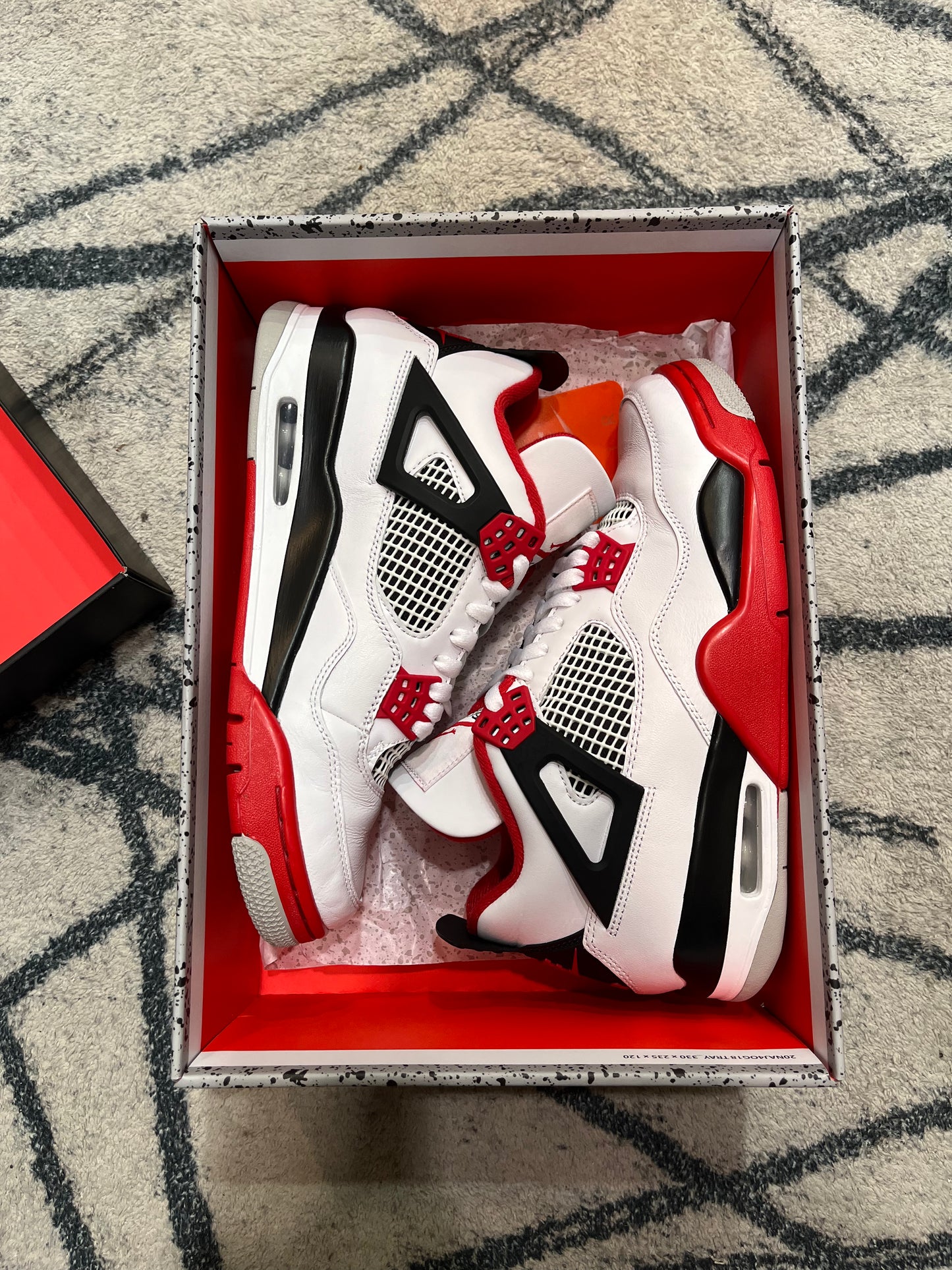 Air Jordan 4 Fire Red