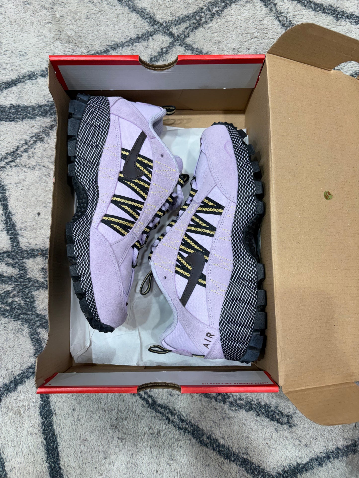 Nike Humara Lila Bloom