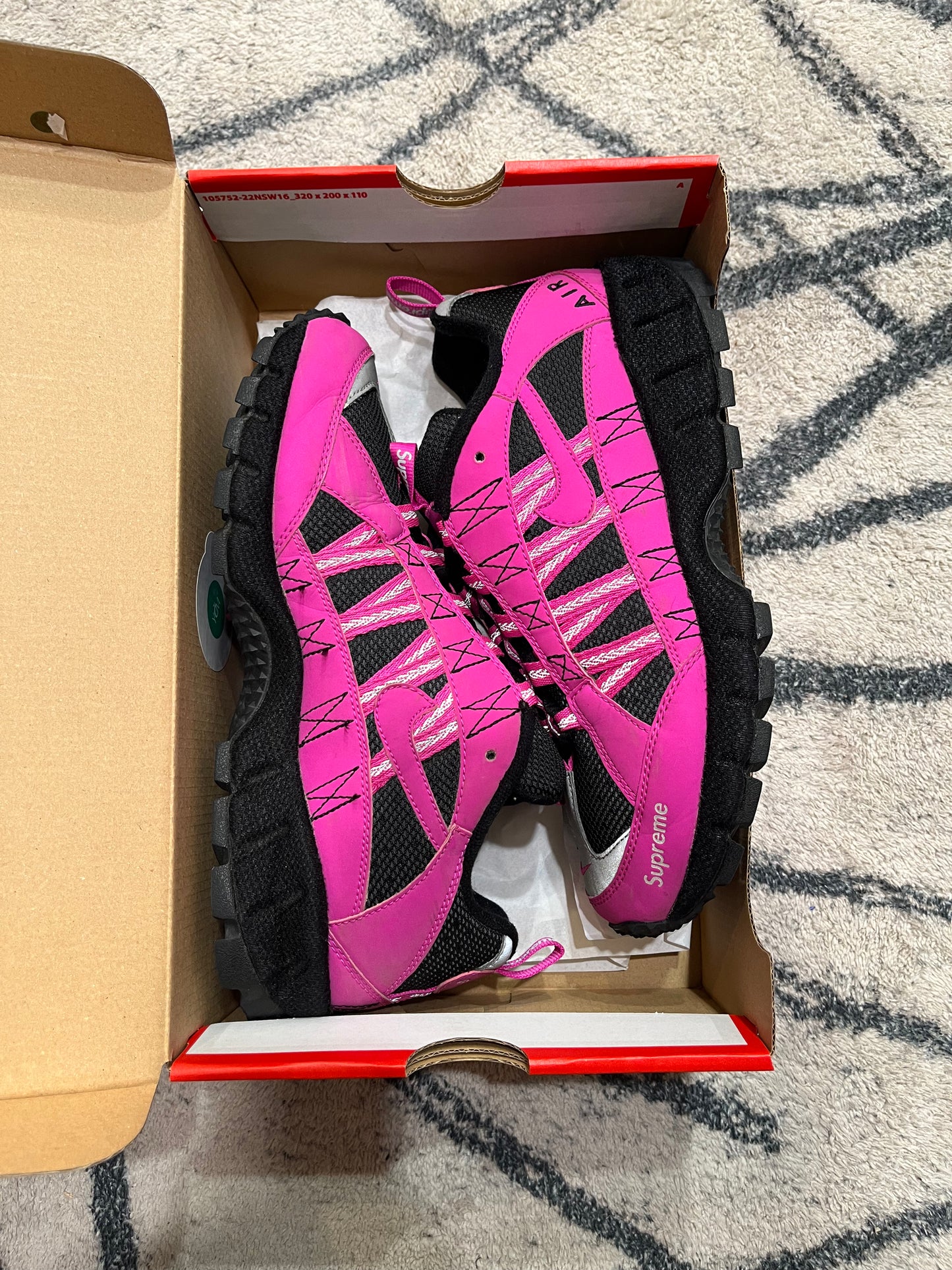 Nike Humara Supreme Pink