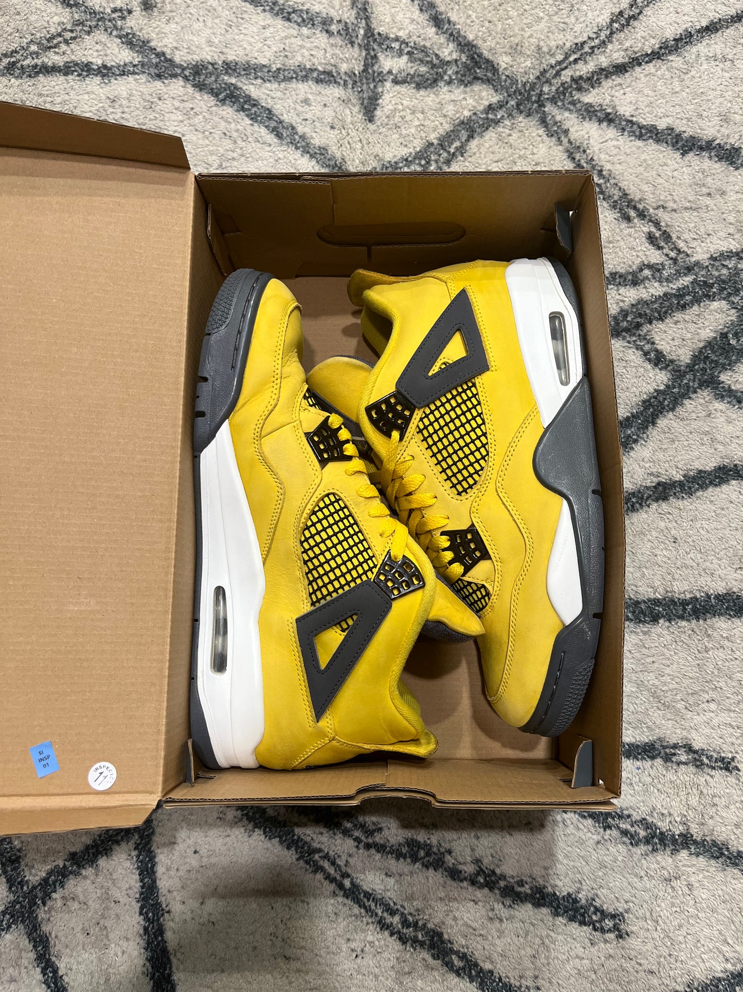 Air Jordan 4 Lightning