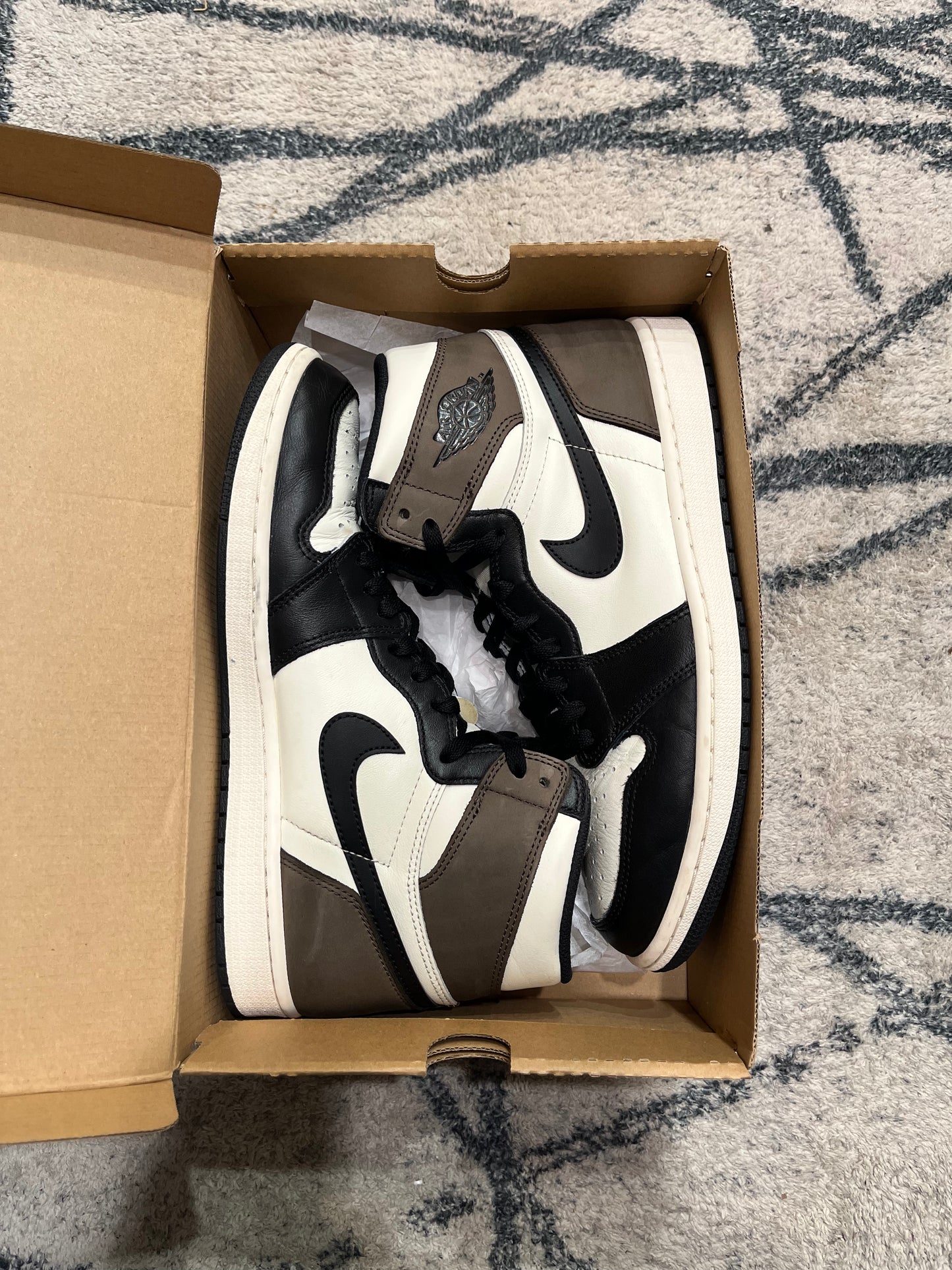 Air Jordan 1 High Mocha