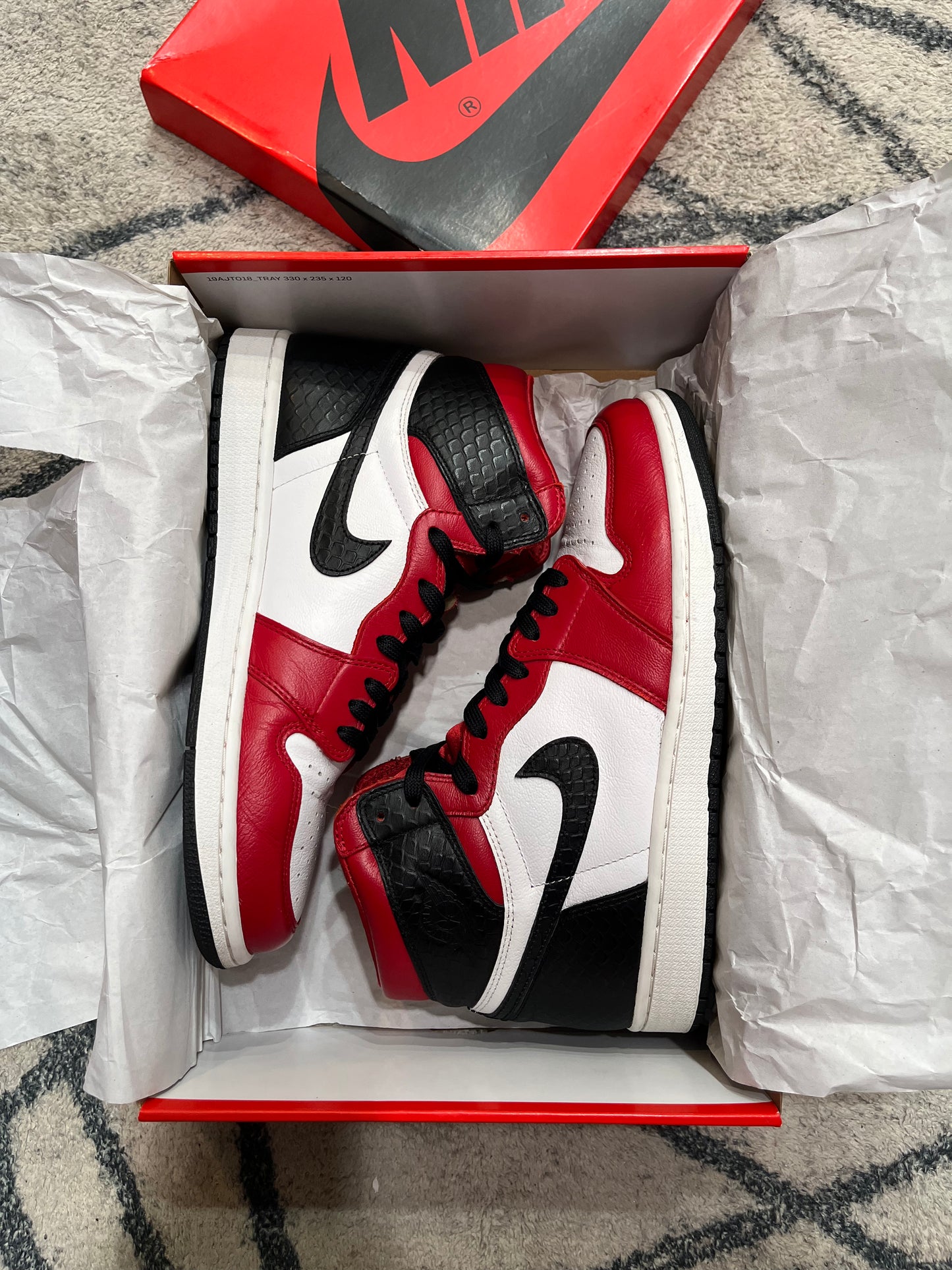 Air Jordan 1 Chicago Satin Snake