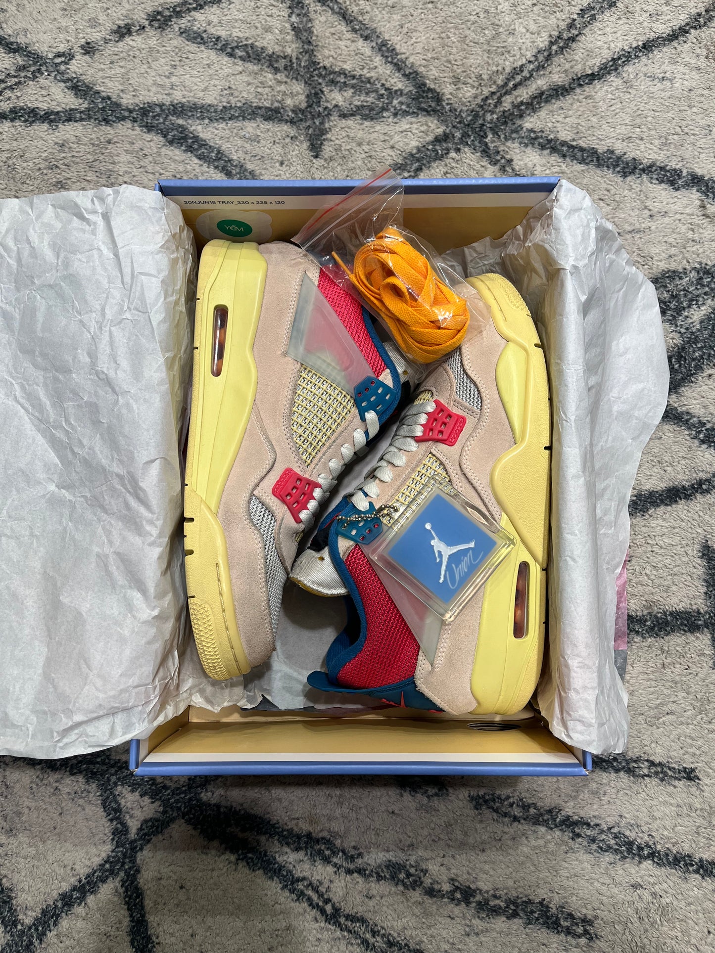 Air Jordan 4 Union Guava Ice