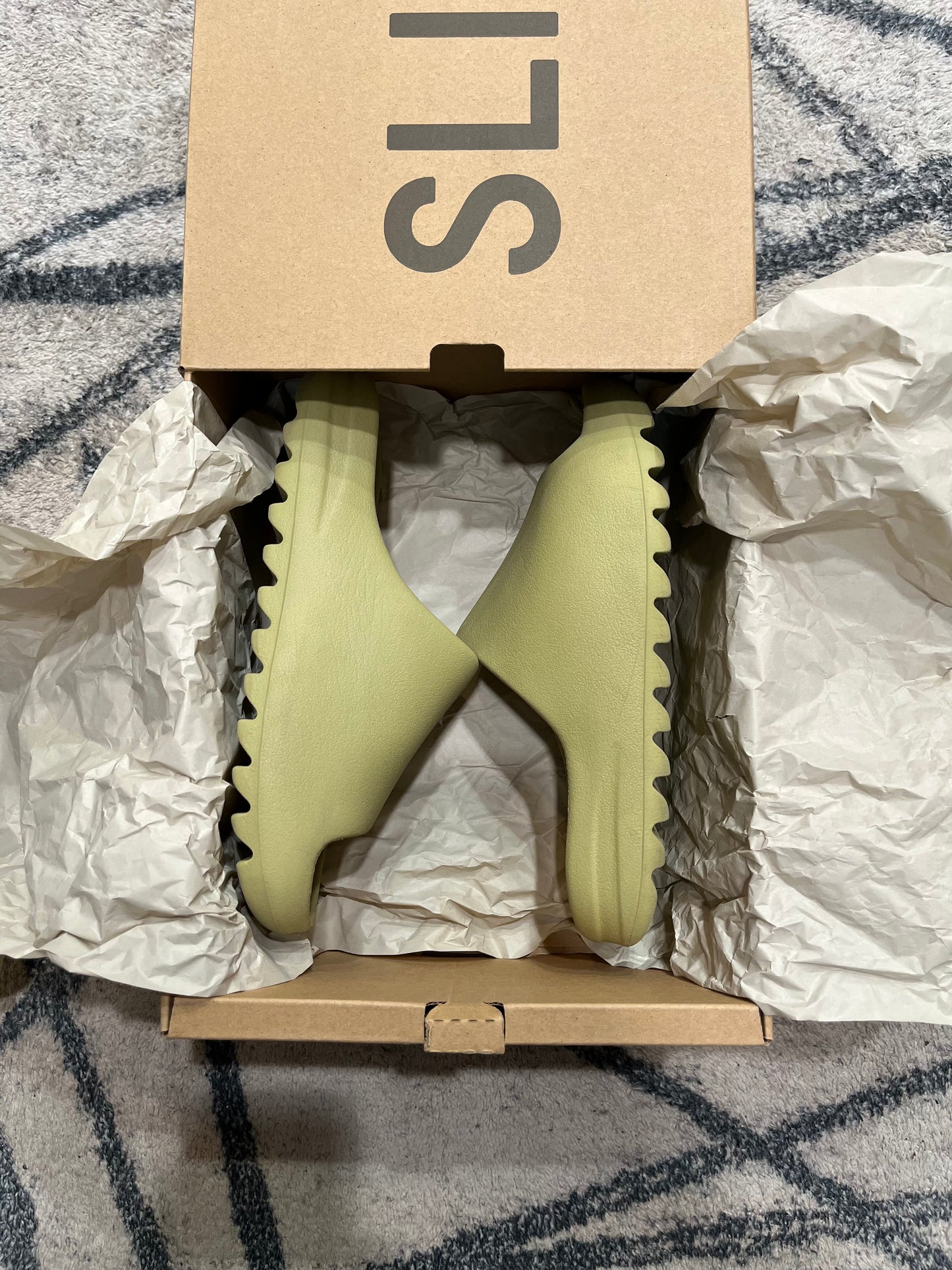 Yeezy Slide Resin