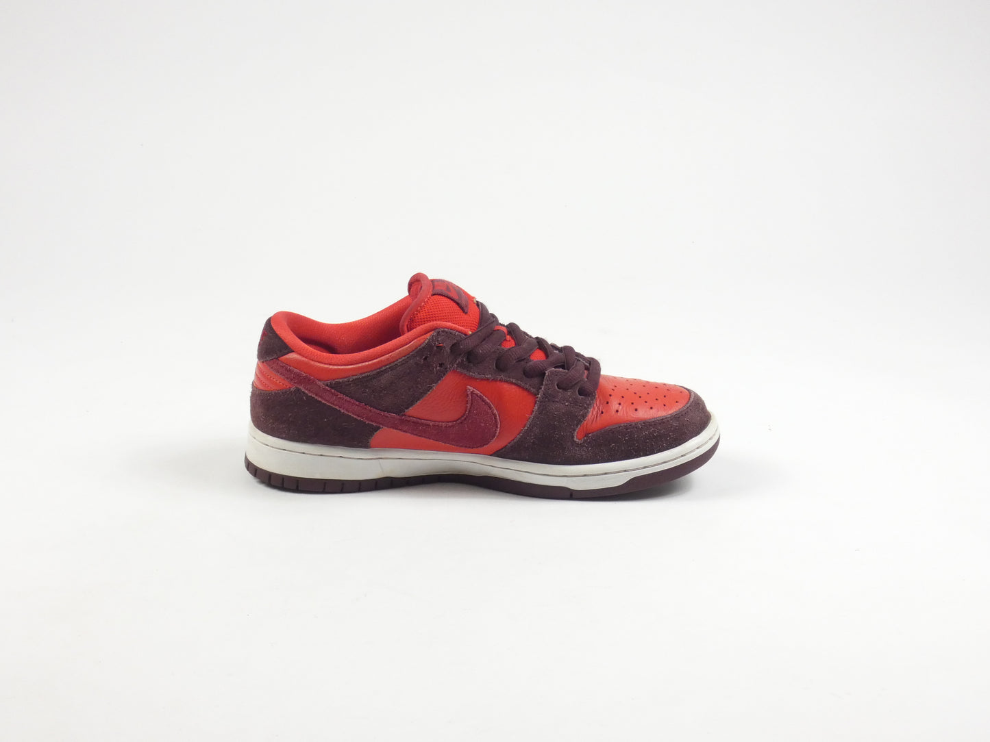 Nike Dunk SB Low Cherry