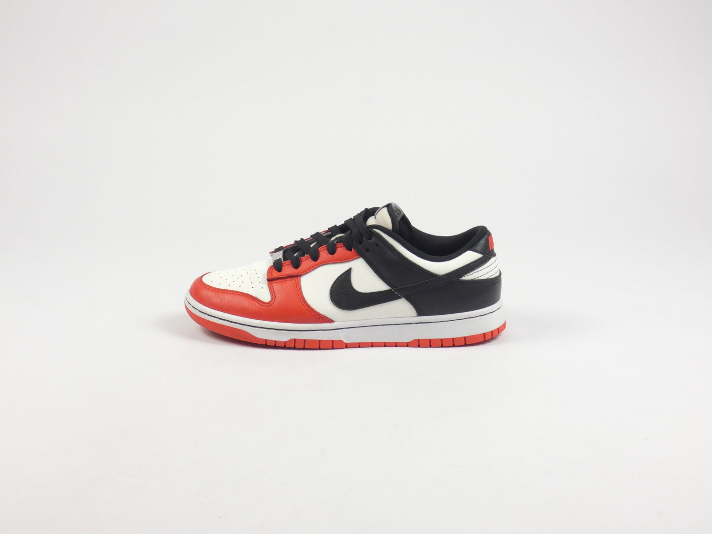 Nike Dunk Low EMB Chicago
