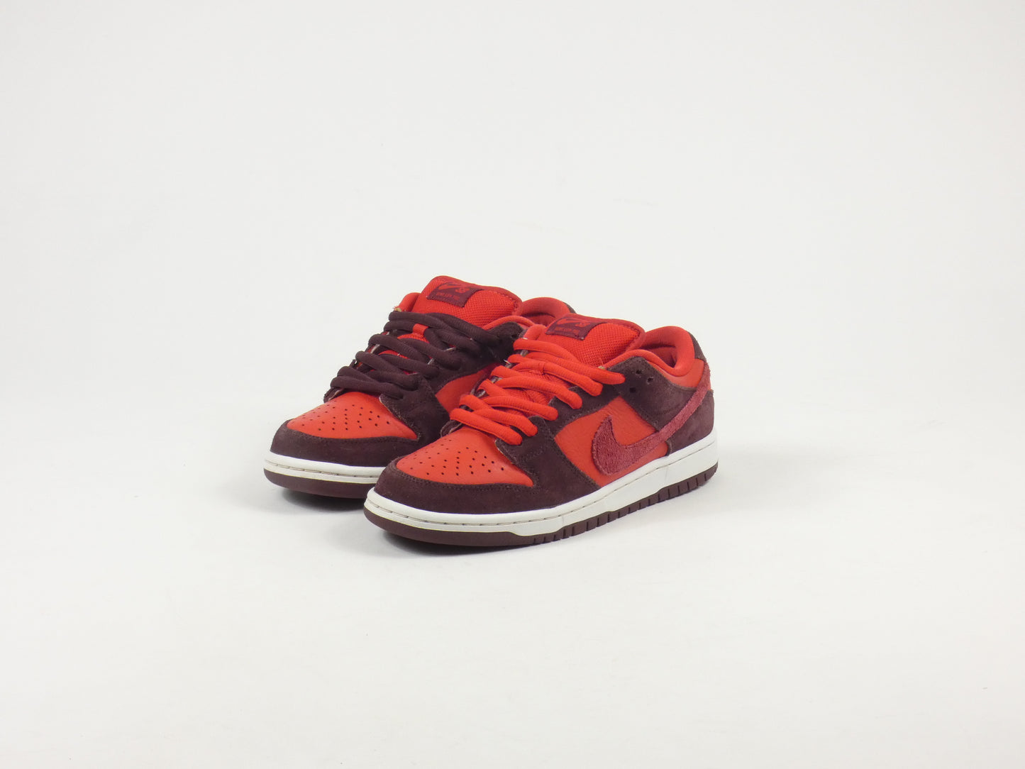 Nike Dunk SB Low Cherry
