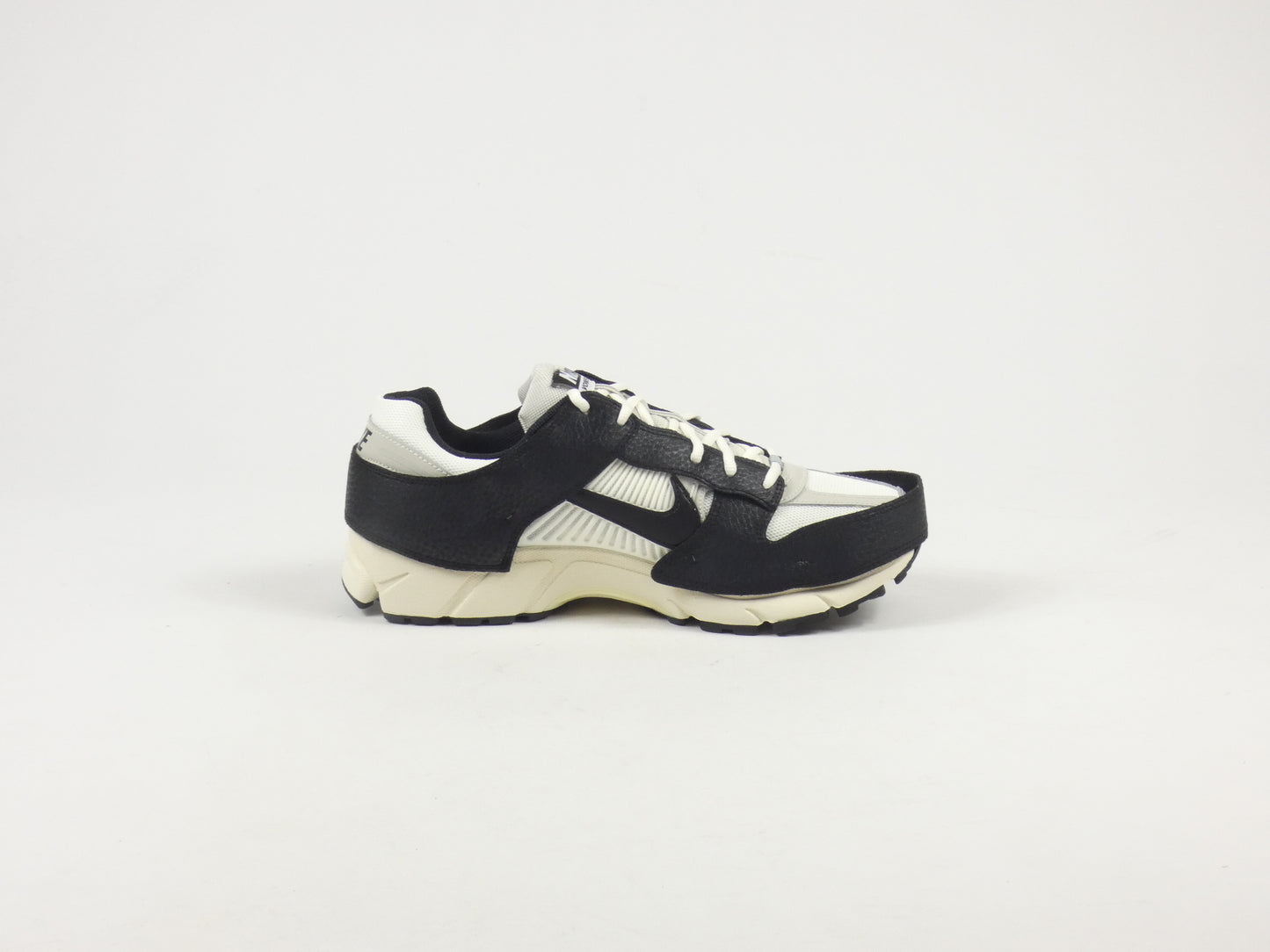 Nike Vomero 5 Timeless