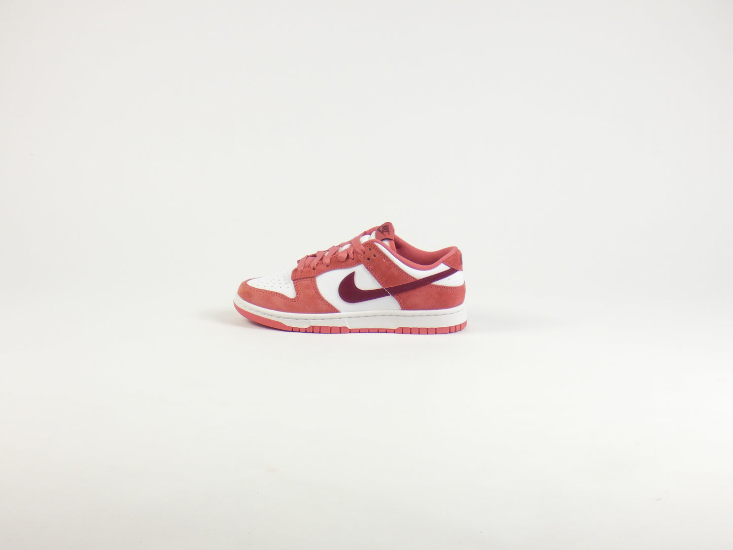 Nike Dunk Low Valentine Day