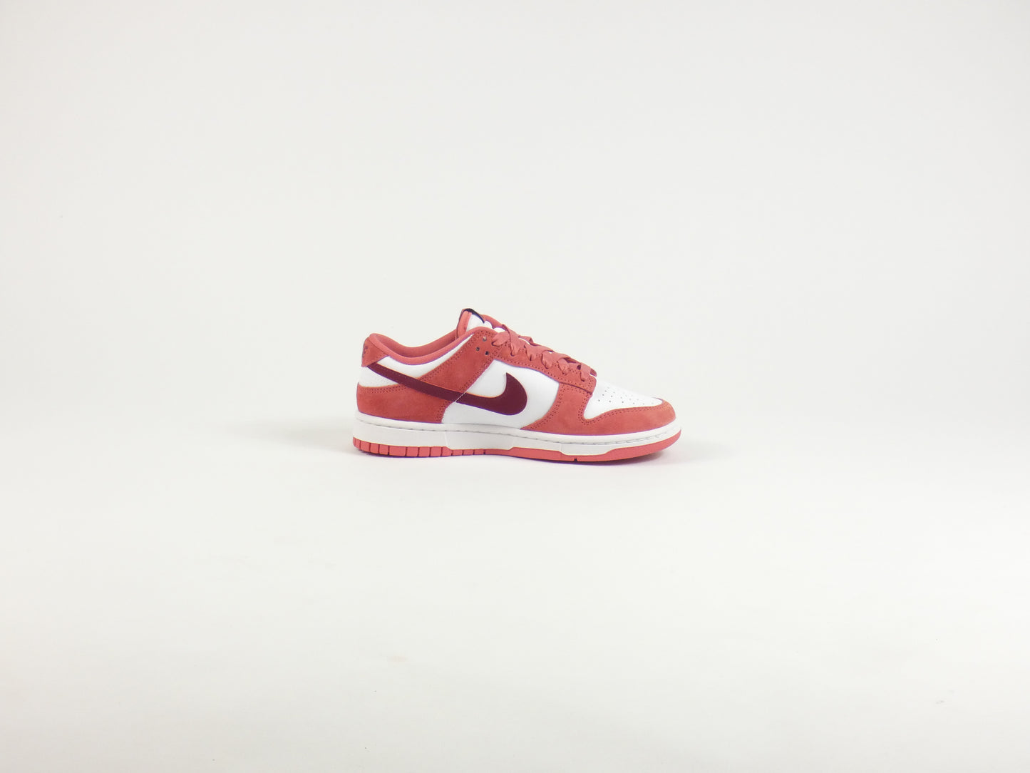Nike Dunk Low Valentine Day