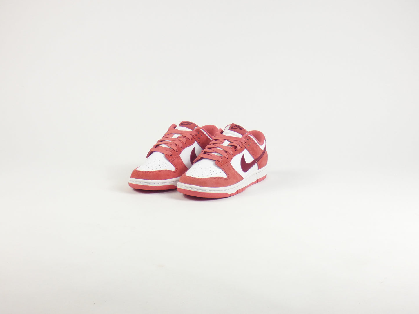 Nike Dunk Low Valentine Day