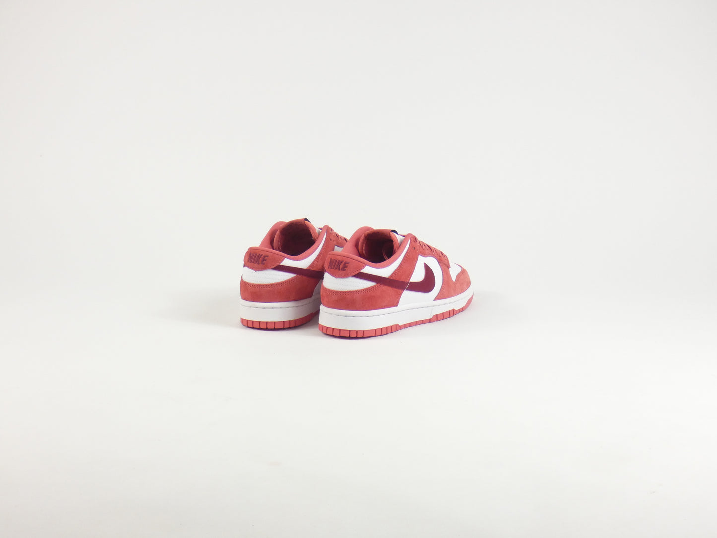 Nike Dunk Low Valentine Day