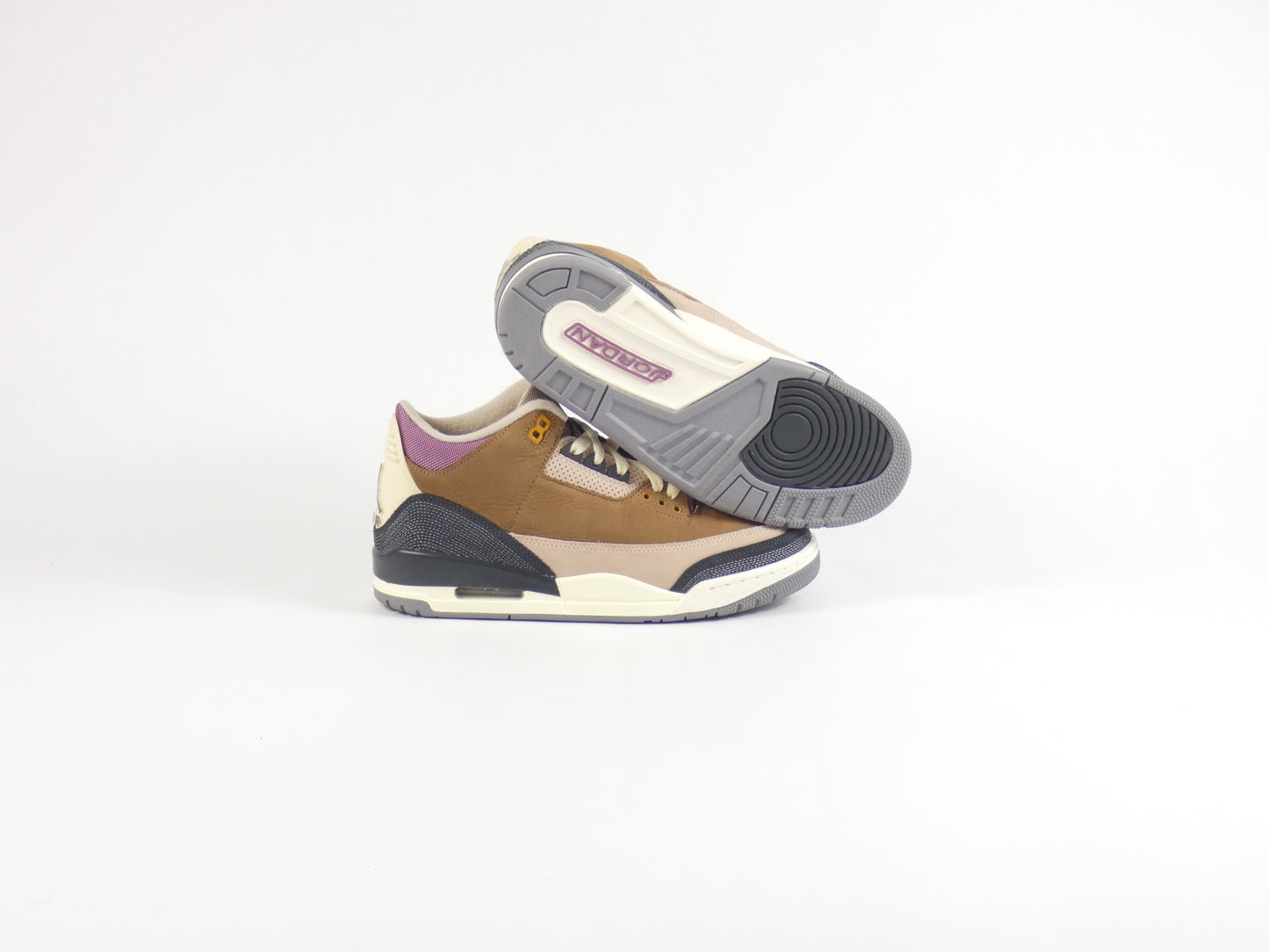 Air Jordan 3 Archeo Brown