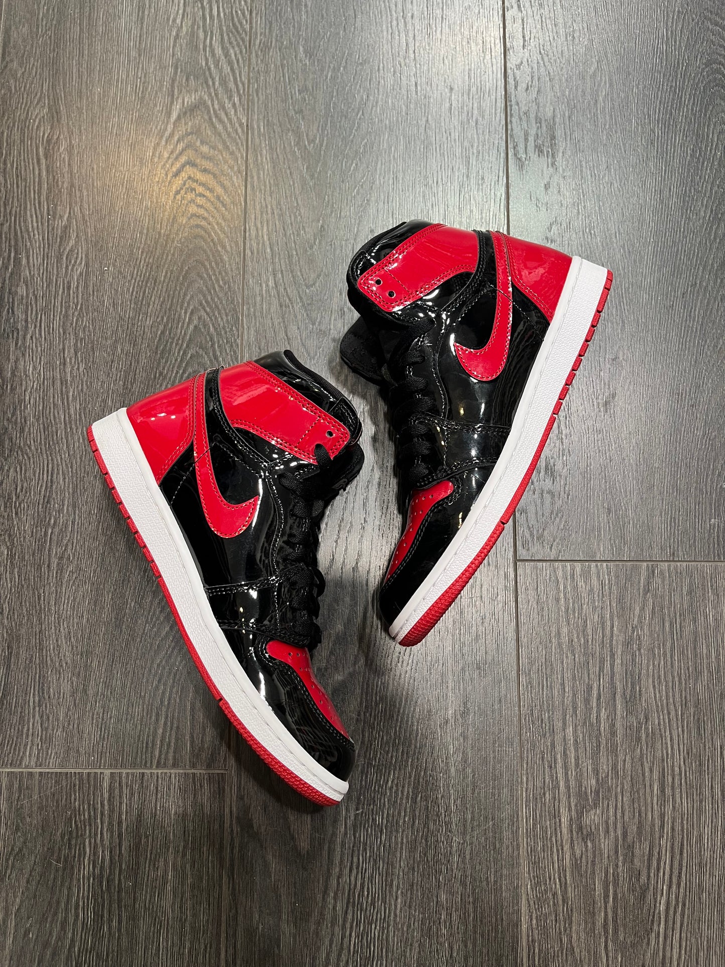 Air Jordan 1 High Satin Bred