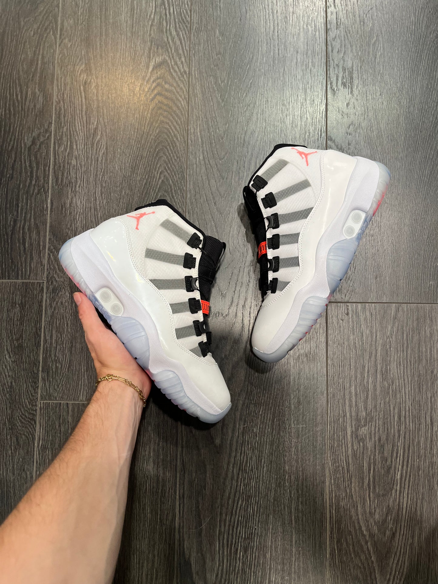 Air Jordan 11 Adapt White