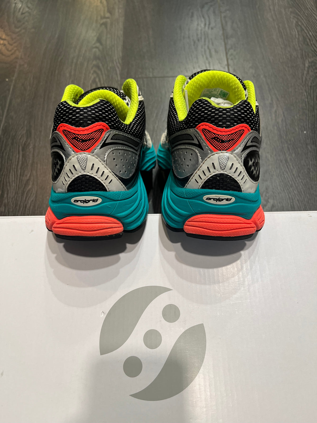 Saucony Progrid Omni 9 Silver Mutant