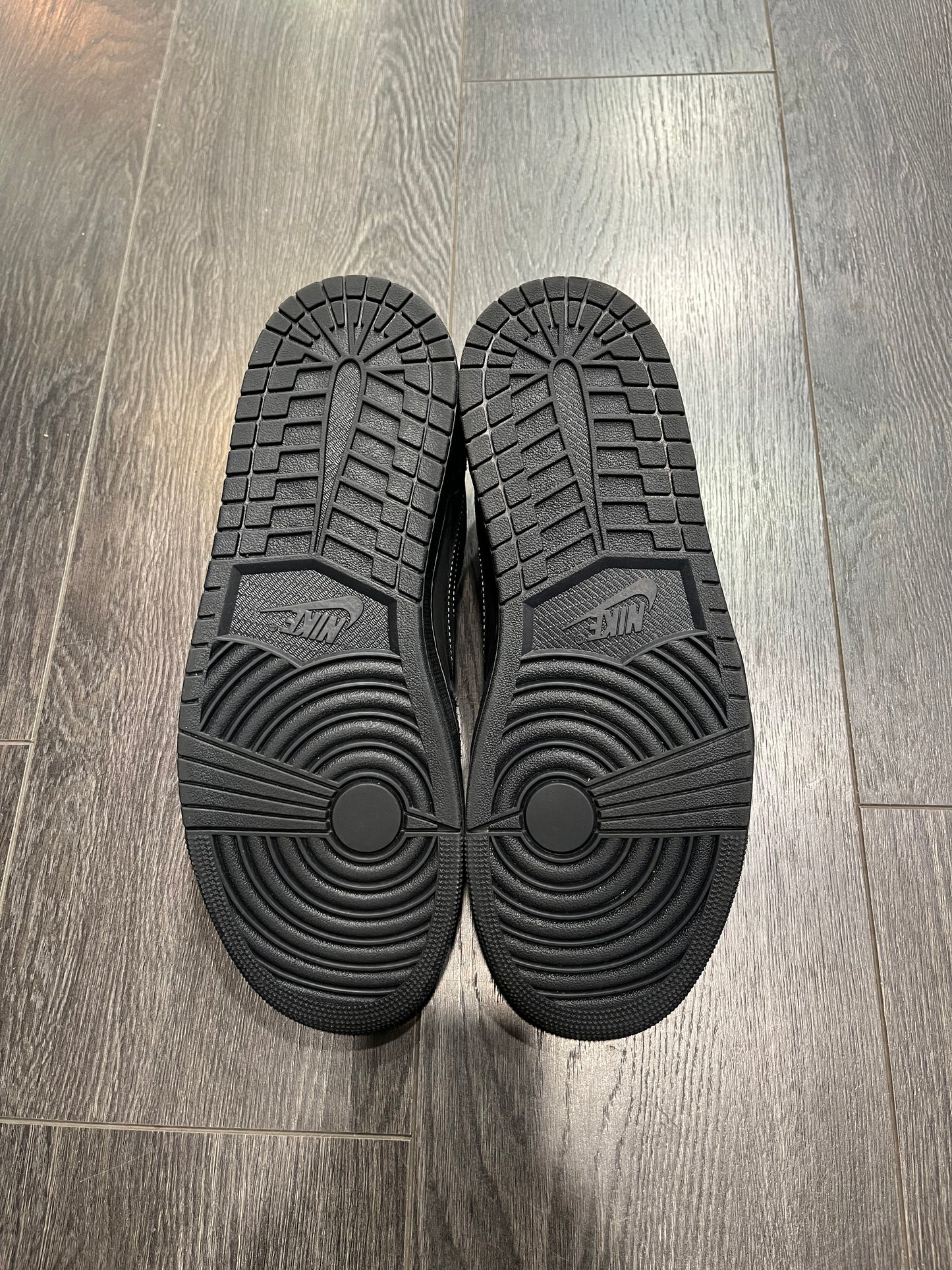 Air Jordan 1 Travis Scott Phantom