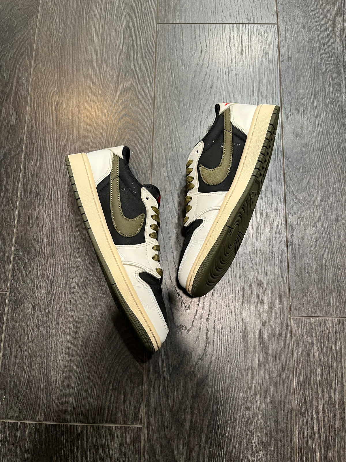 Air Jordan 1 Travis Scott Reverse Olive
