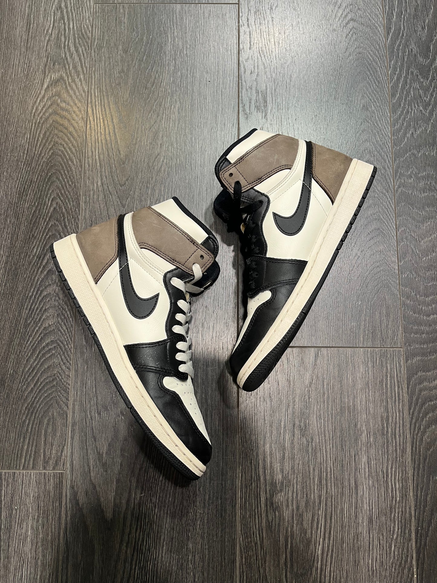 Air Jordan 1 High Mocha