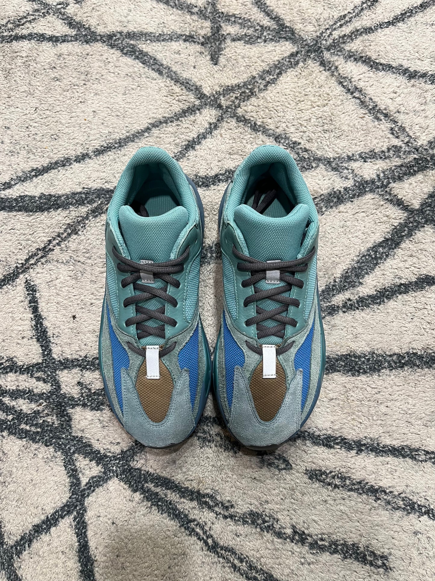 Yeezy 700 Faded Azur