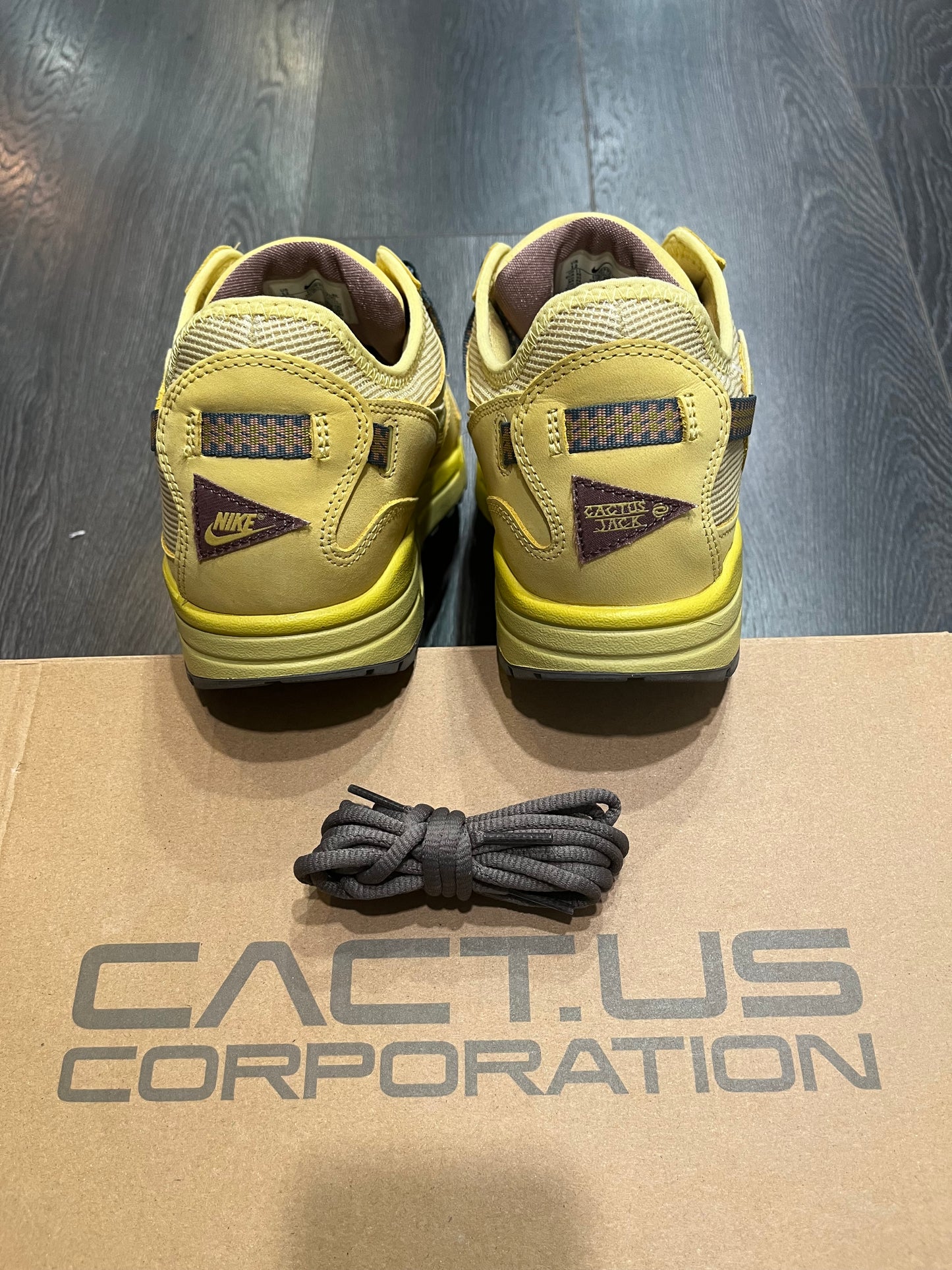 Nike Air Max 1 Travis Scott Saturn Gold