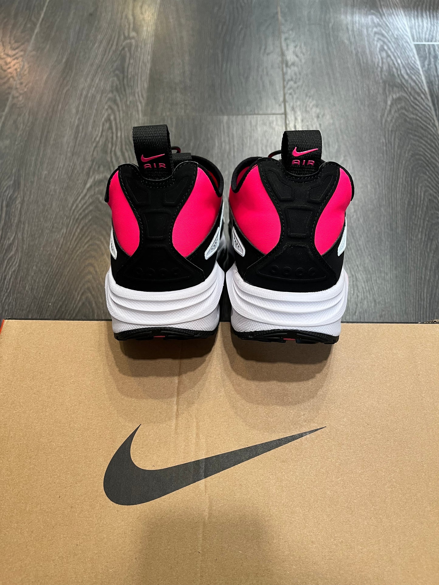Nike Air Max SNDR Hyper Pink