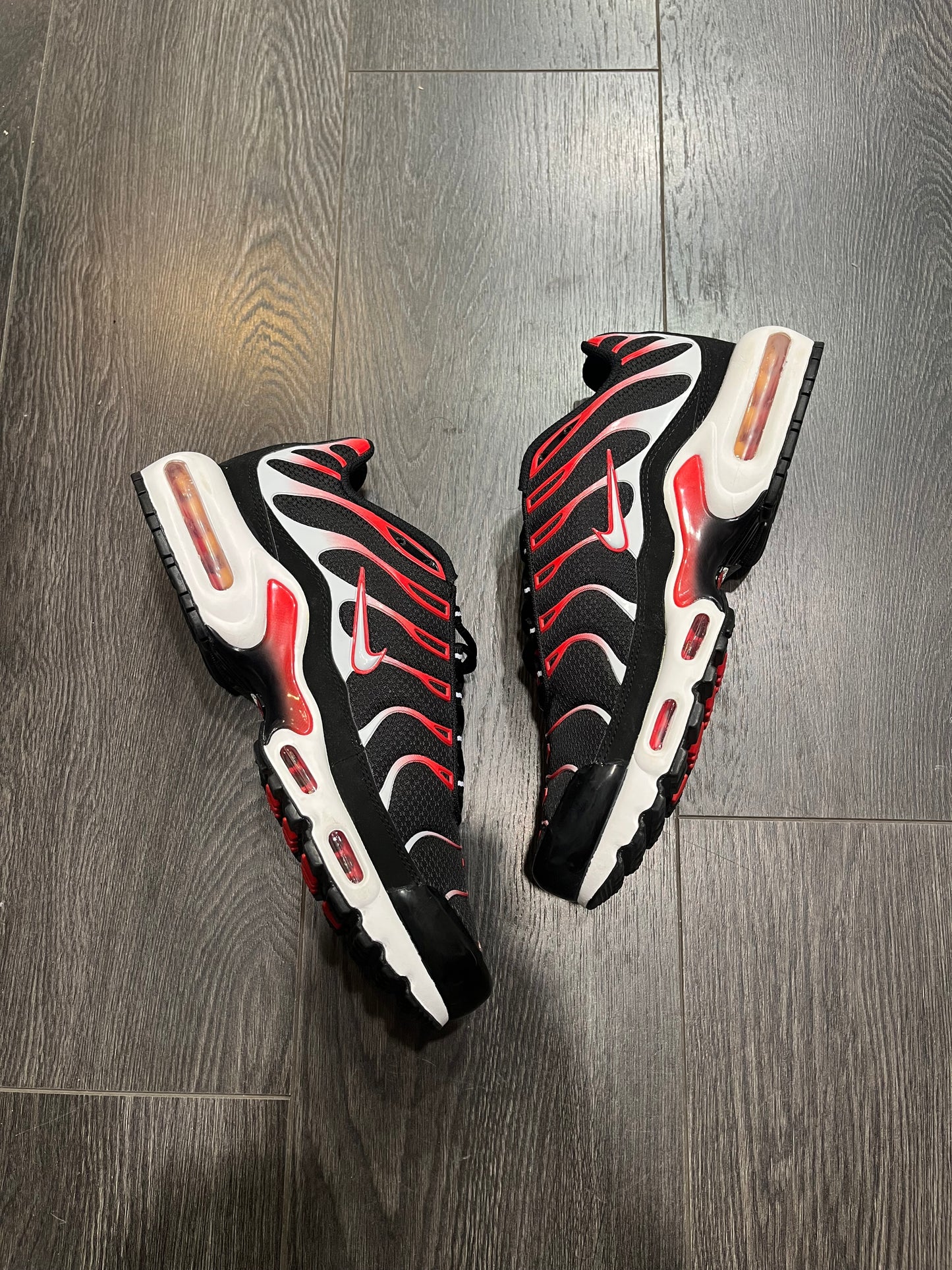 Nike Air Max Plus Black White University Red