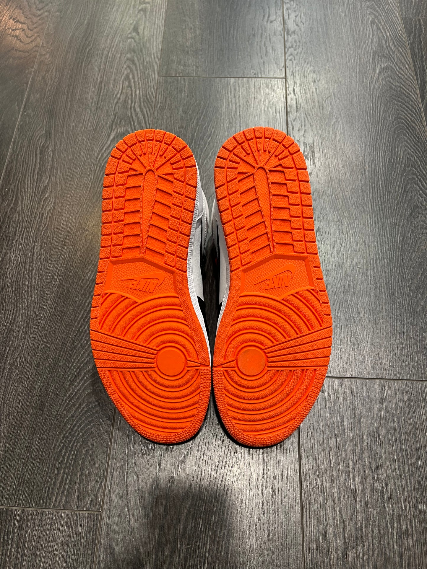 Air Jordan 1 Retro Orange