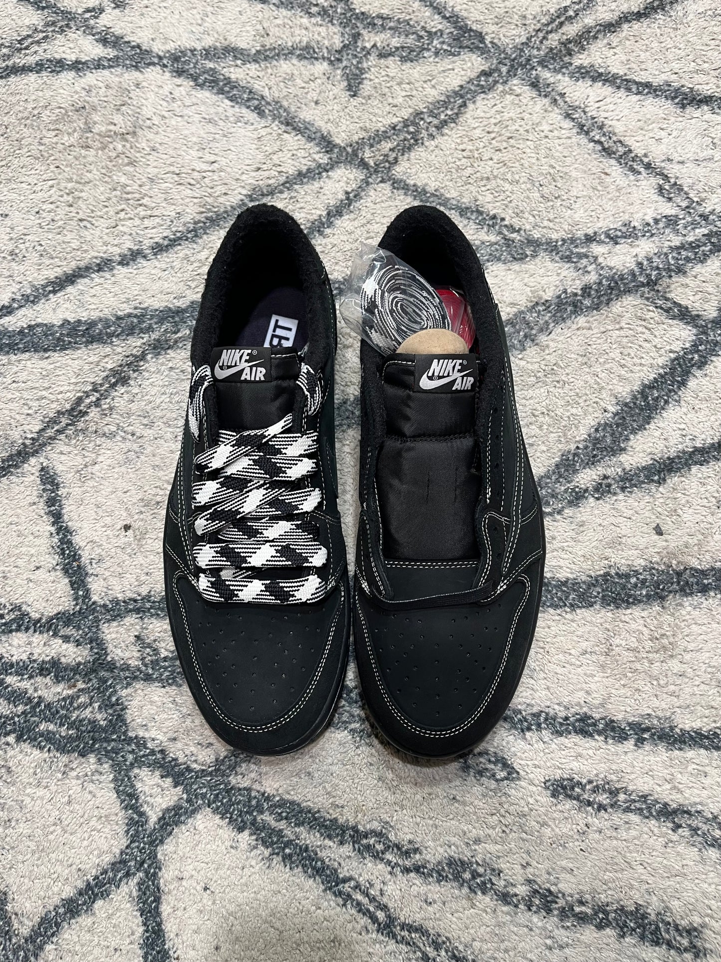 Air Jordan 1 Travis Scott Phantom