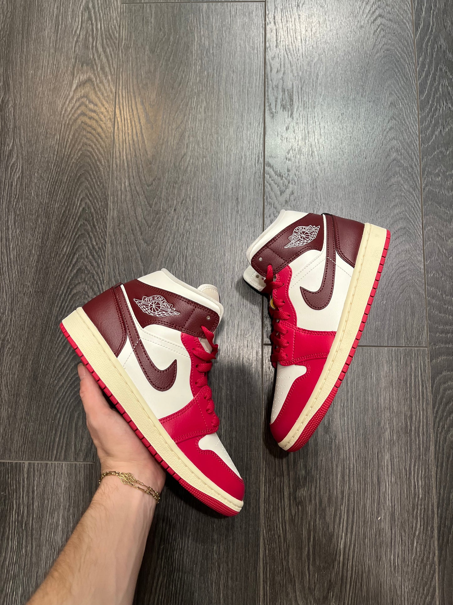 Air Jordan 1 Mid Dark Team Red