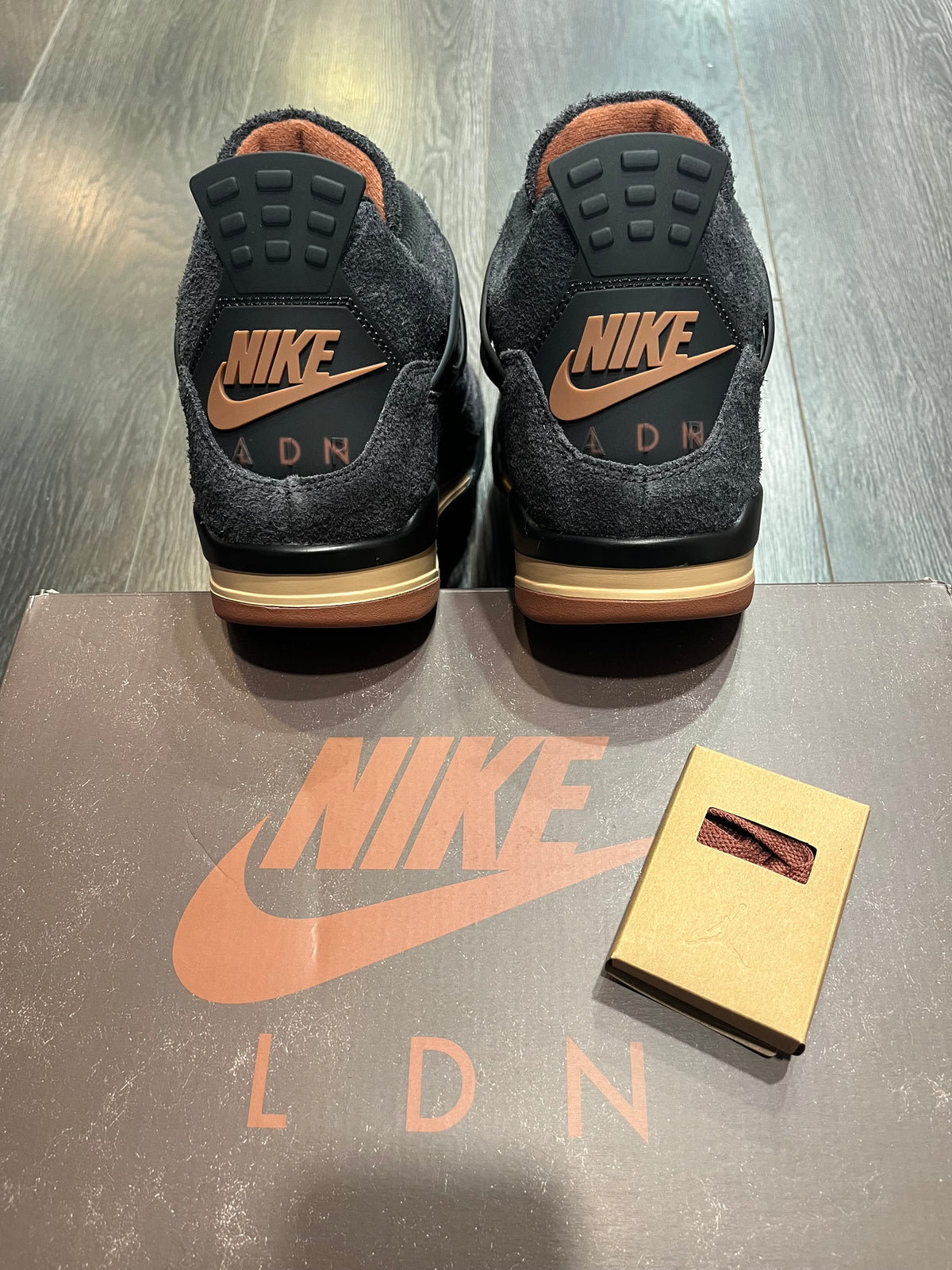 Air Jordan 4 Retro London