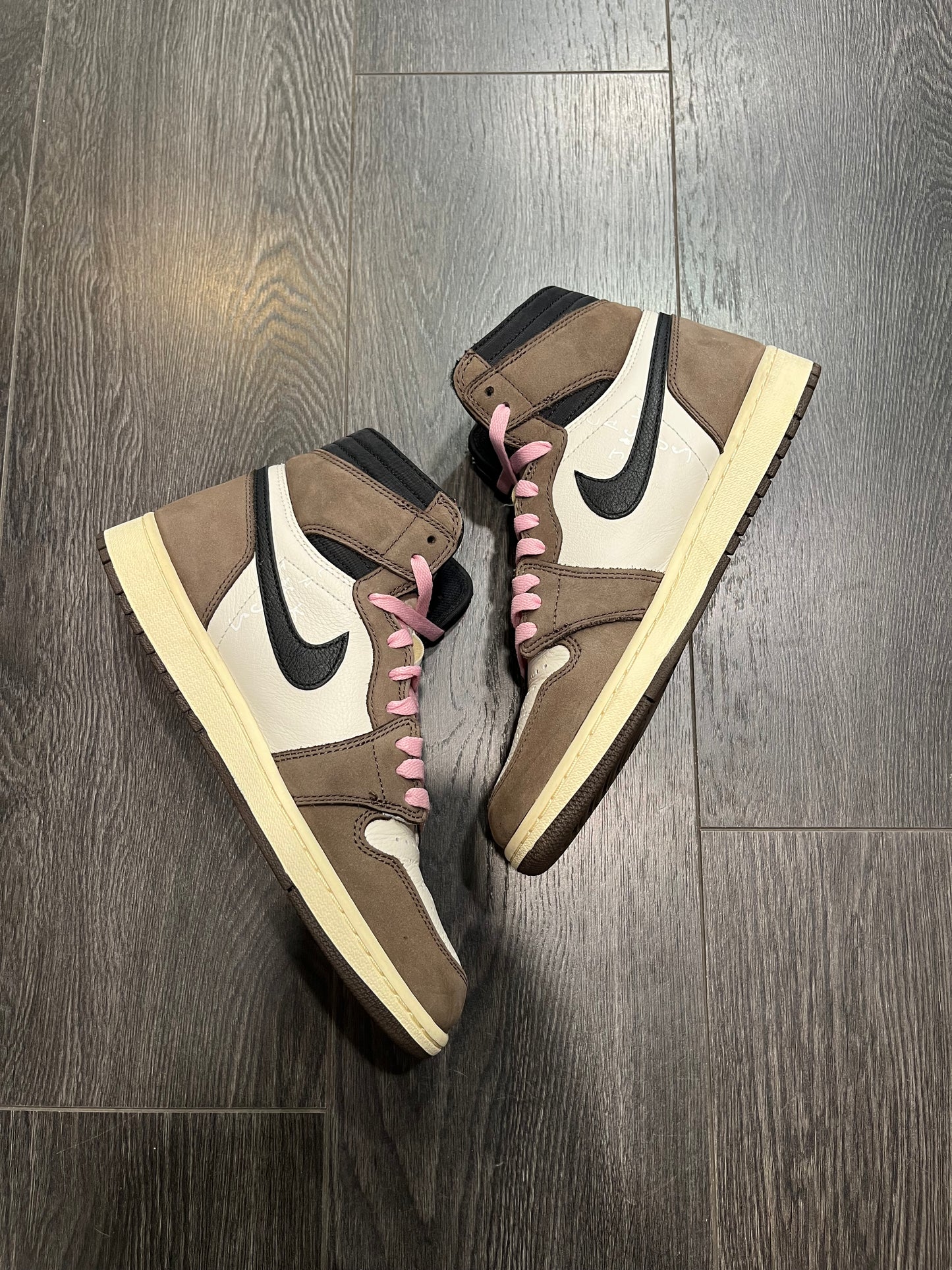 Air Jordan 1 High Travis Reverse Mocha