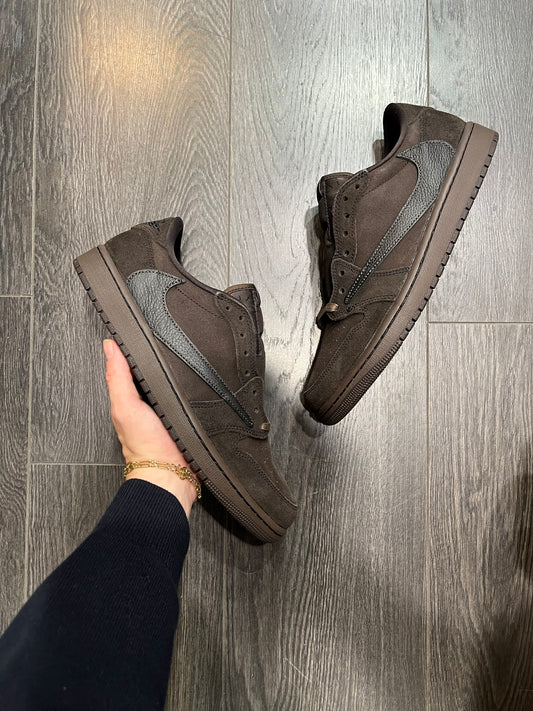 Air Jordan 1 Travis Scott Velvet Brown