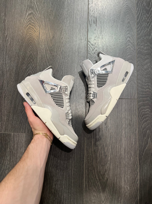 Air Jordan 4 Frozen Moment