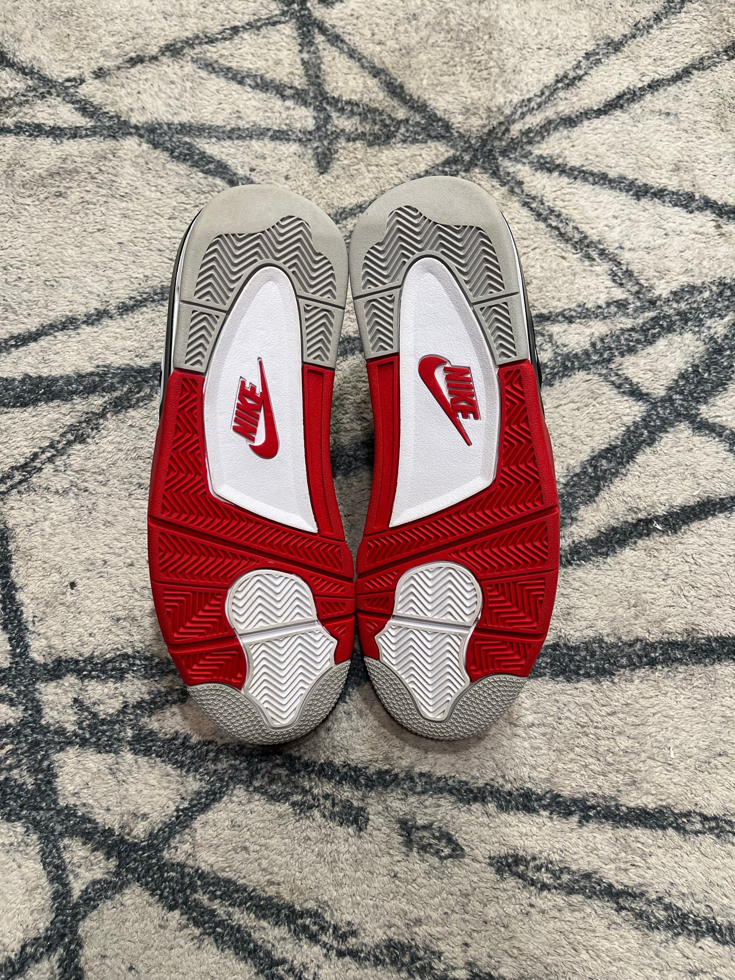 Air Jordan 4 Fire Red