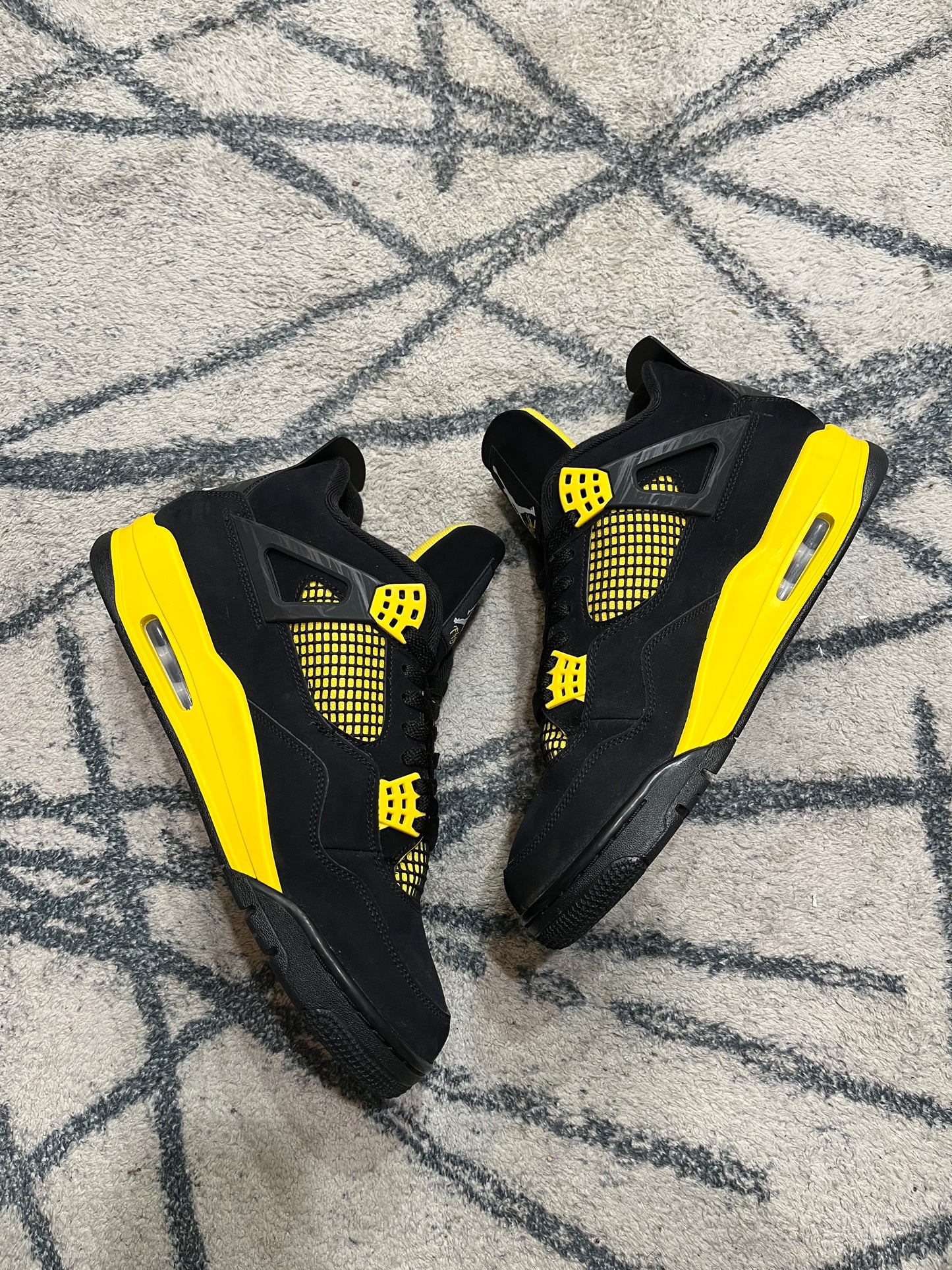 Air Jordan 4 Yellow Thunder
