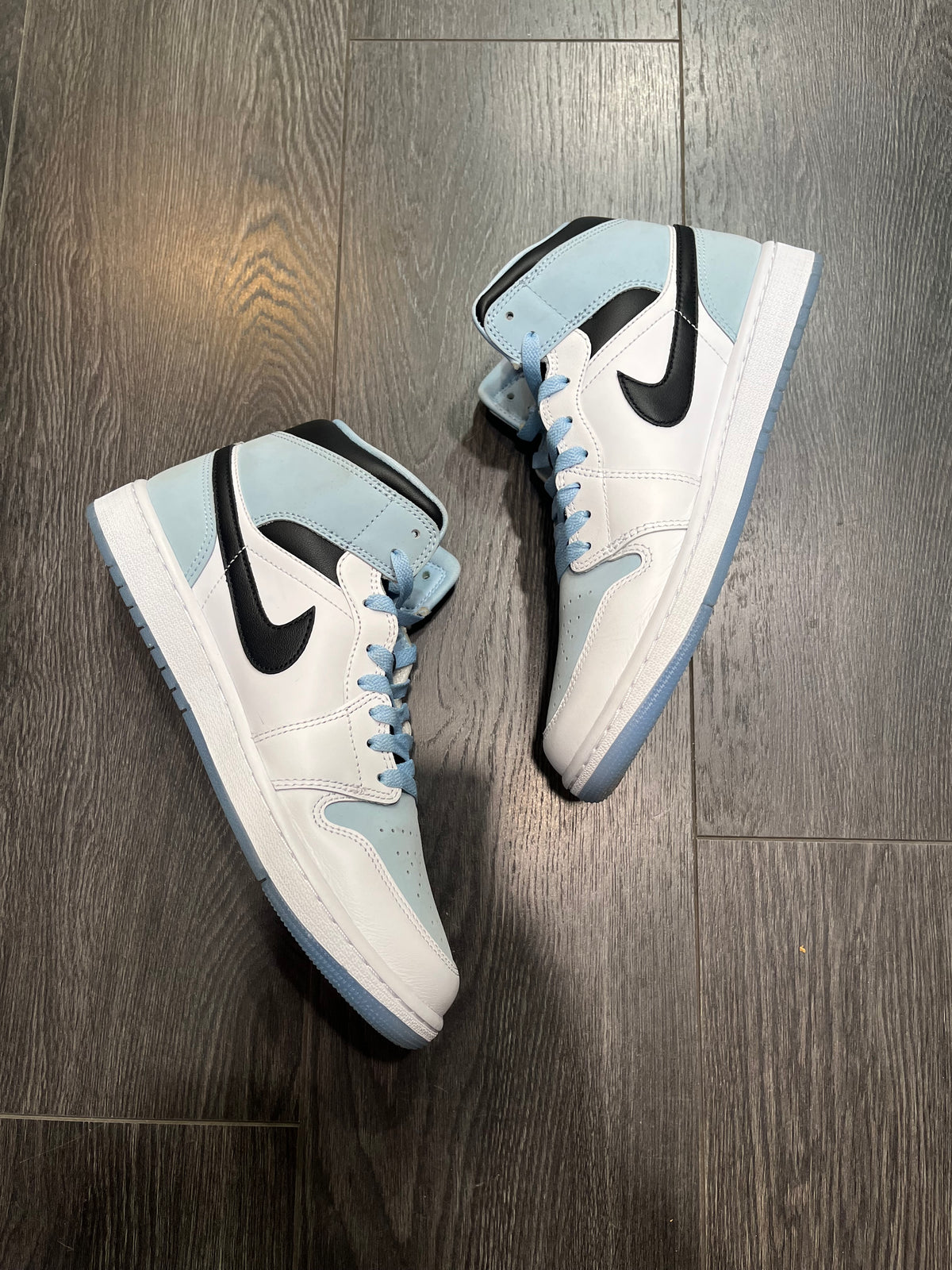 Air Jordan 1 High Glacier Blue