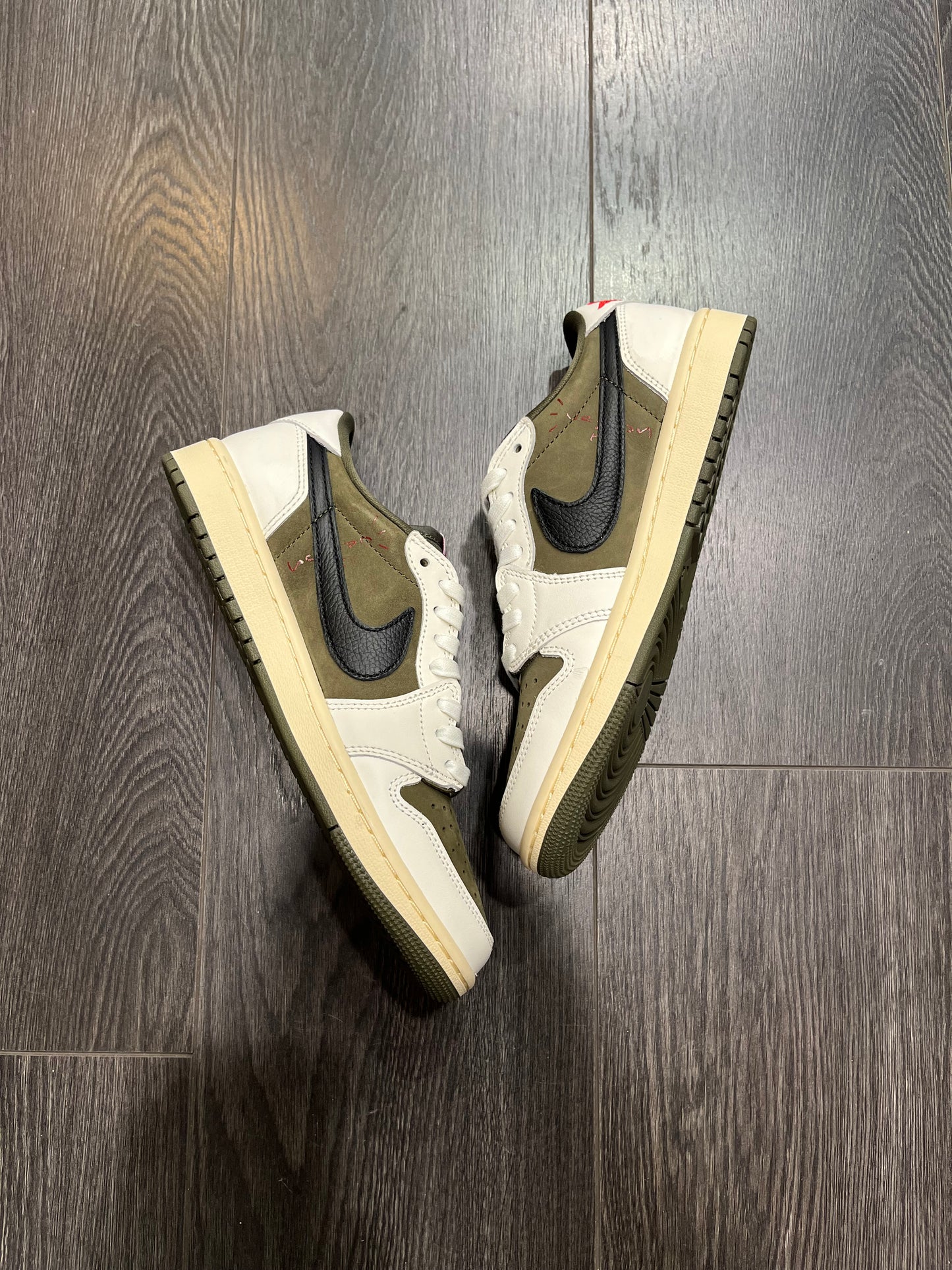 Air Jordan 1 Travis Scott Olive