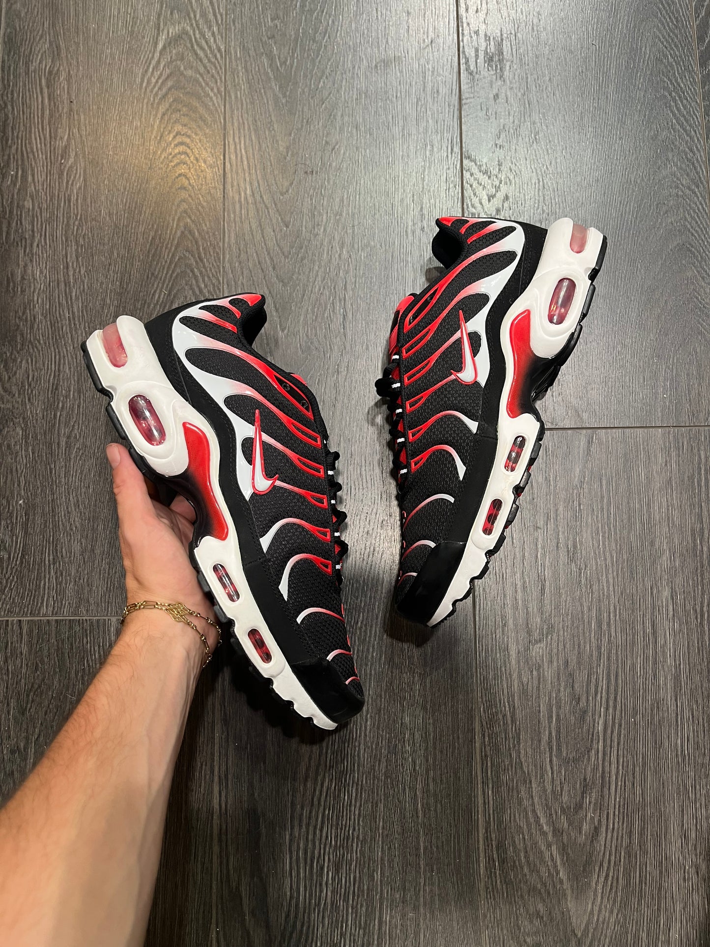 Nike Air Max Plus Black White University Red