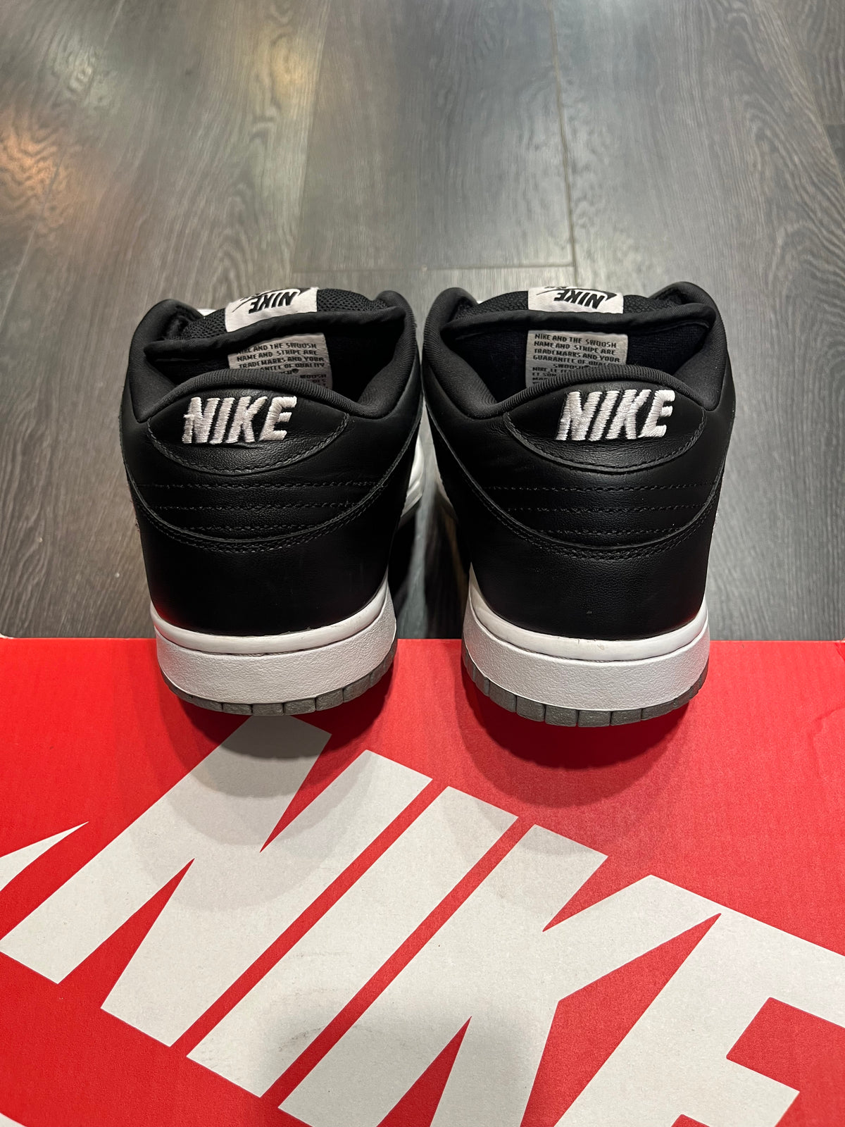 Nike Dunk SB Supreme Jewel Silver
