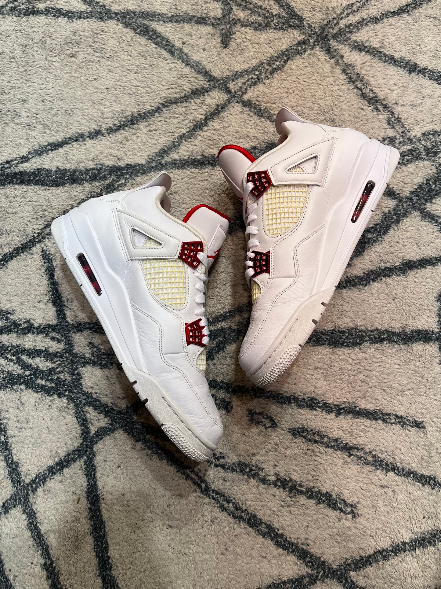 Air Jordan 4 Metallic Red