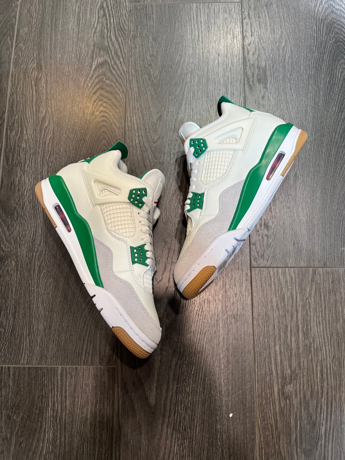 Air Jordan 4 SB Pine Green