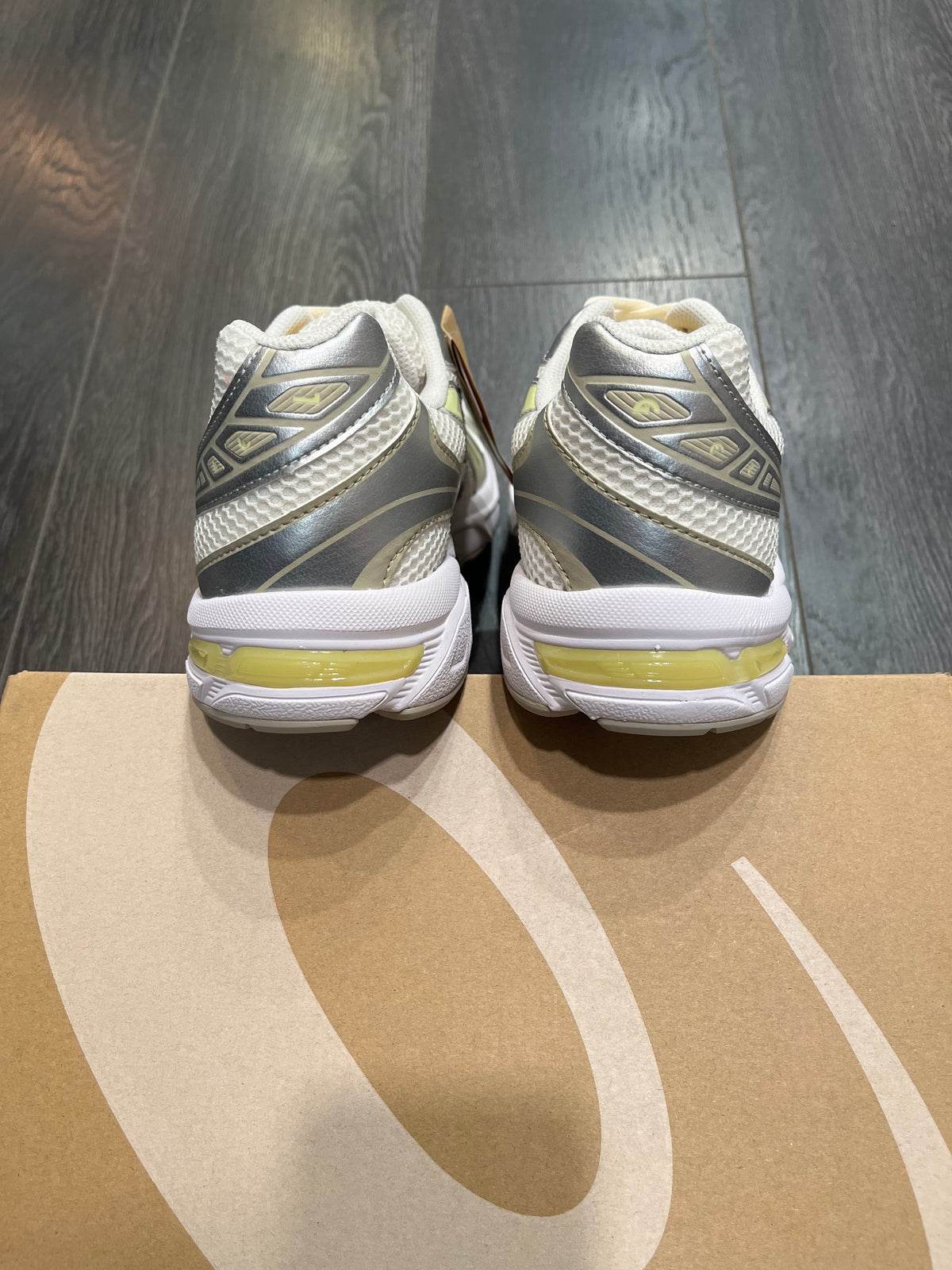 Asics Gel 11 30 Gradient Yellow