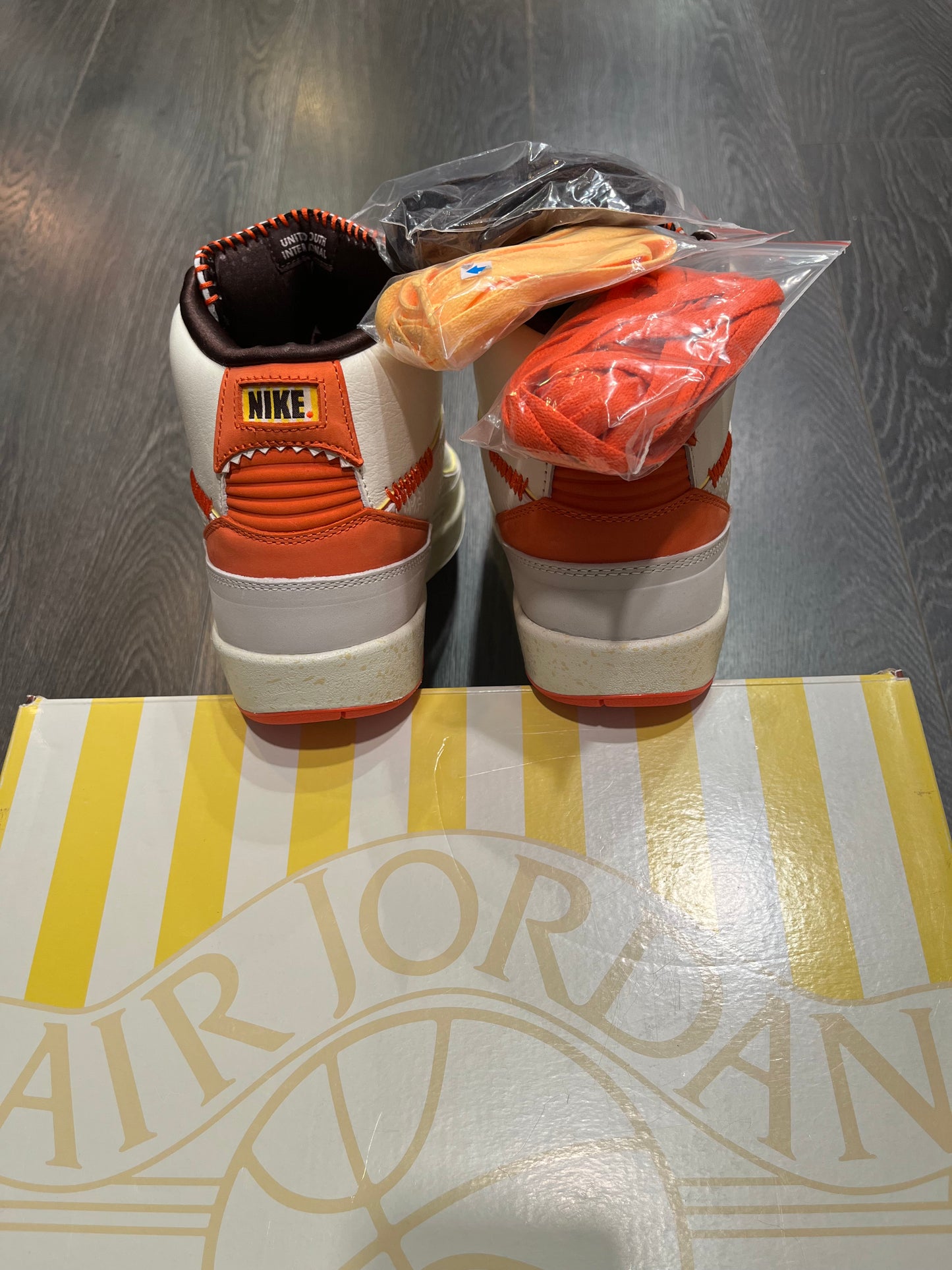 Air Jordan 2 Maison Chateau Rouge