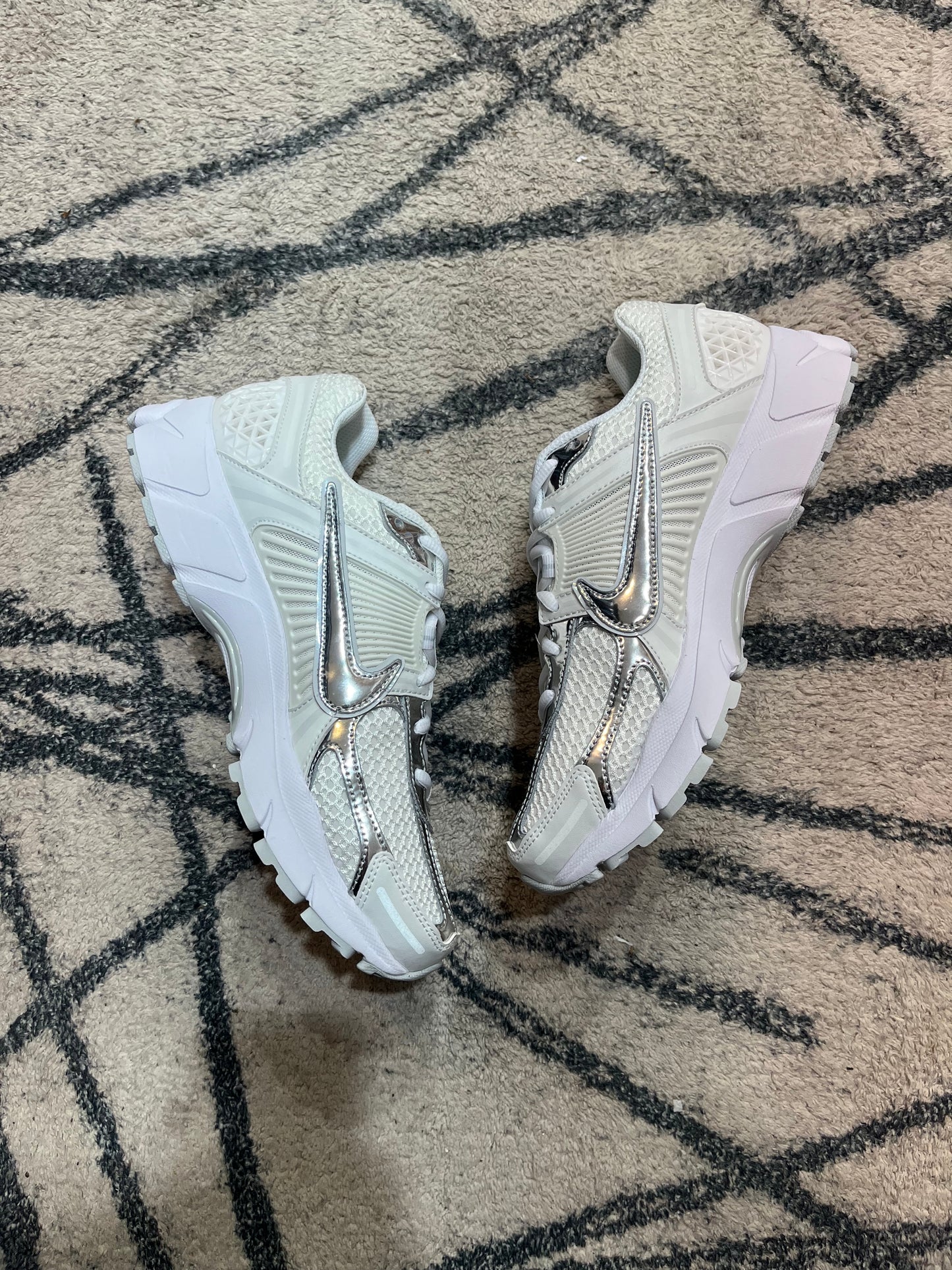 Nike Vomero 5 White Metalic Silver